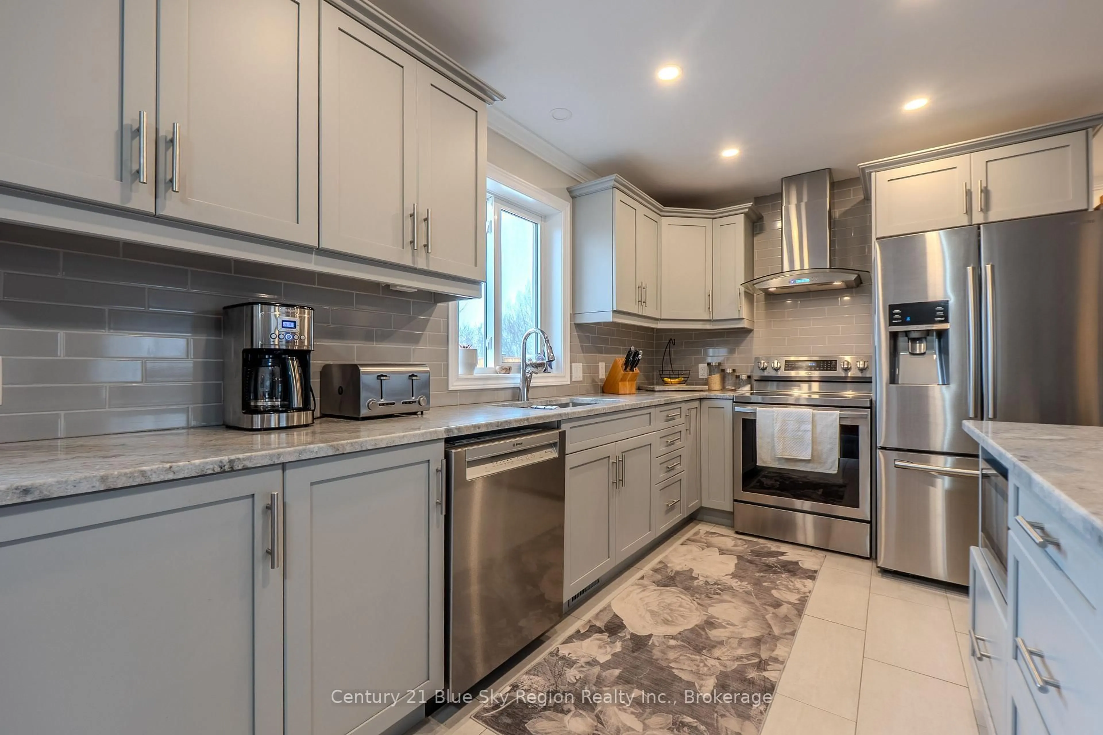 Open concept kitchen, ceramic/tile floor for 192 Dovercourt Rd, West Nipissing Ontario P1B 0B5