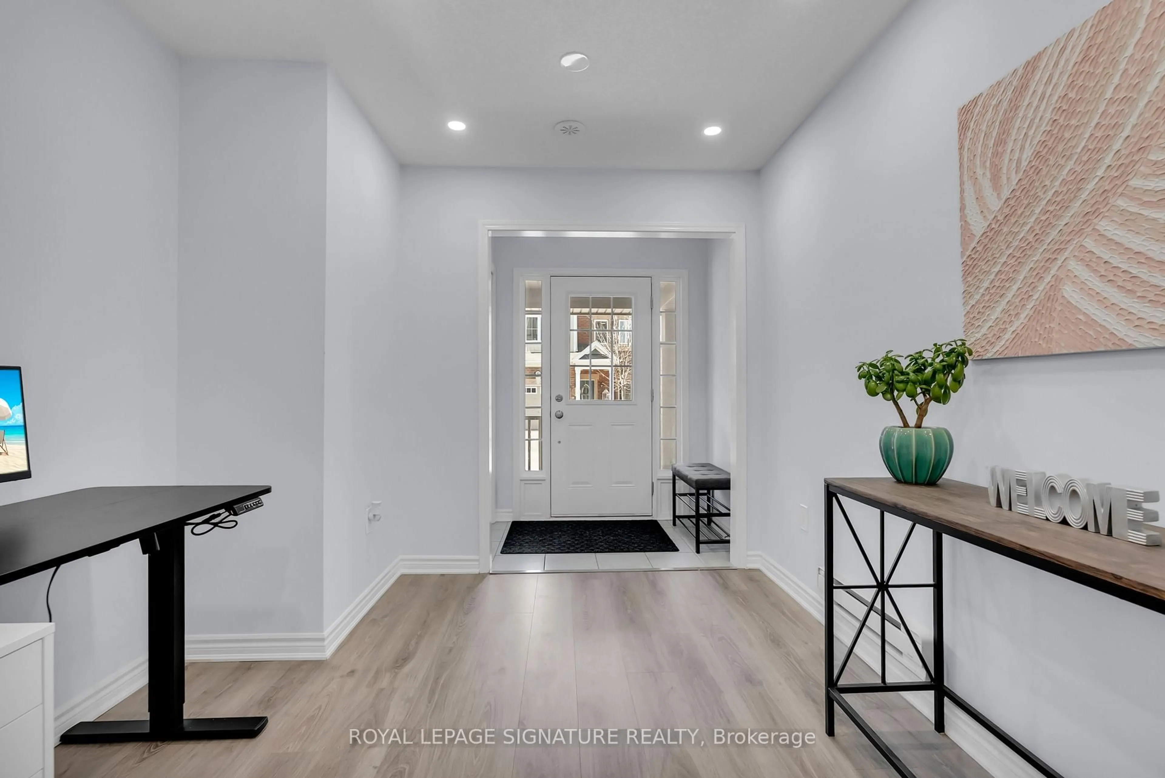 Indoor entryway for 22 Spring Creek Dr #60, Hamilton Ontario L0R 2H8