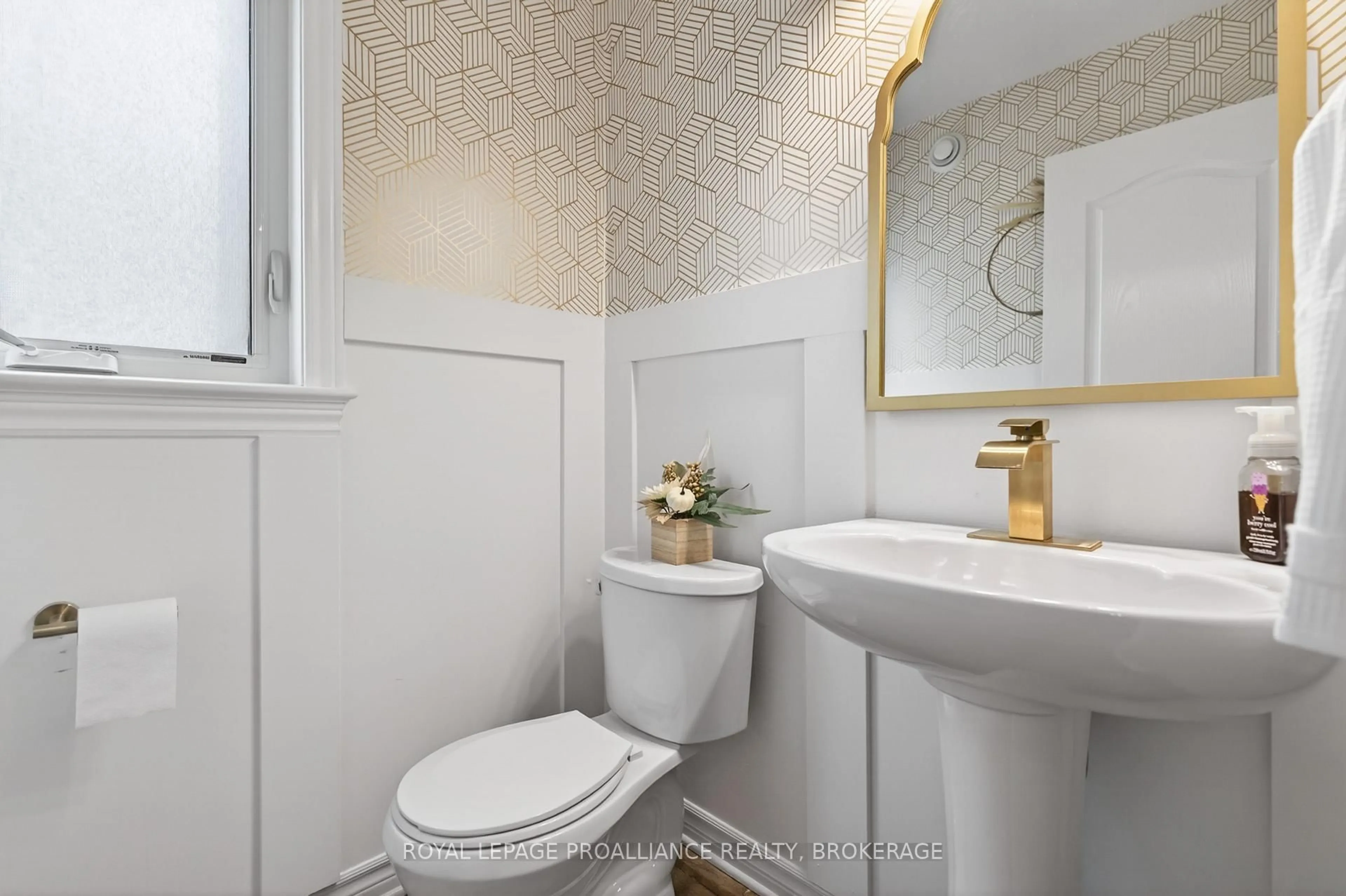 Standard bathroom, ceramic/tile floor for 1153 Escala Cres, Kingston Ontario K7P 0H6