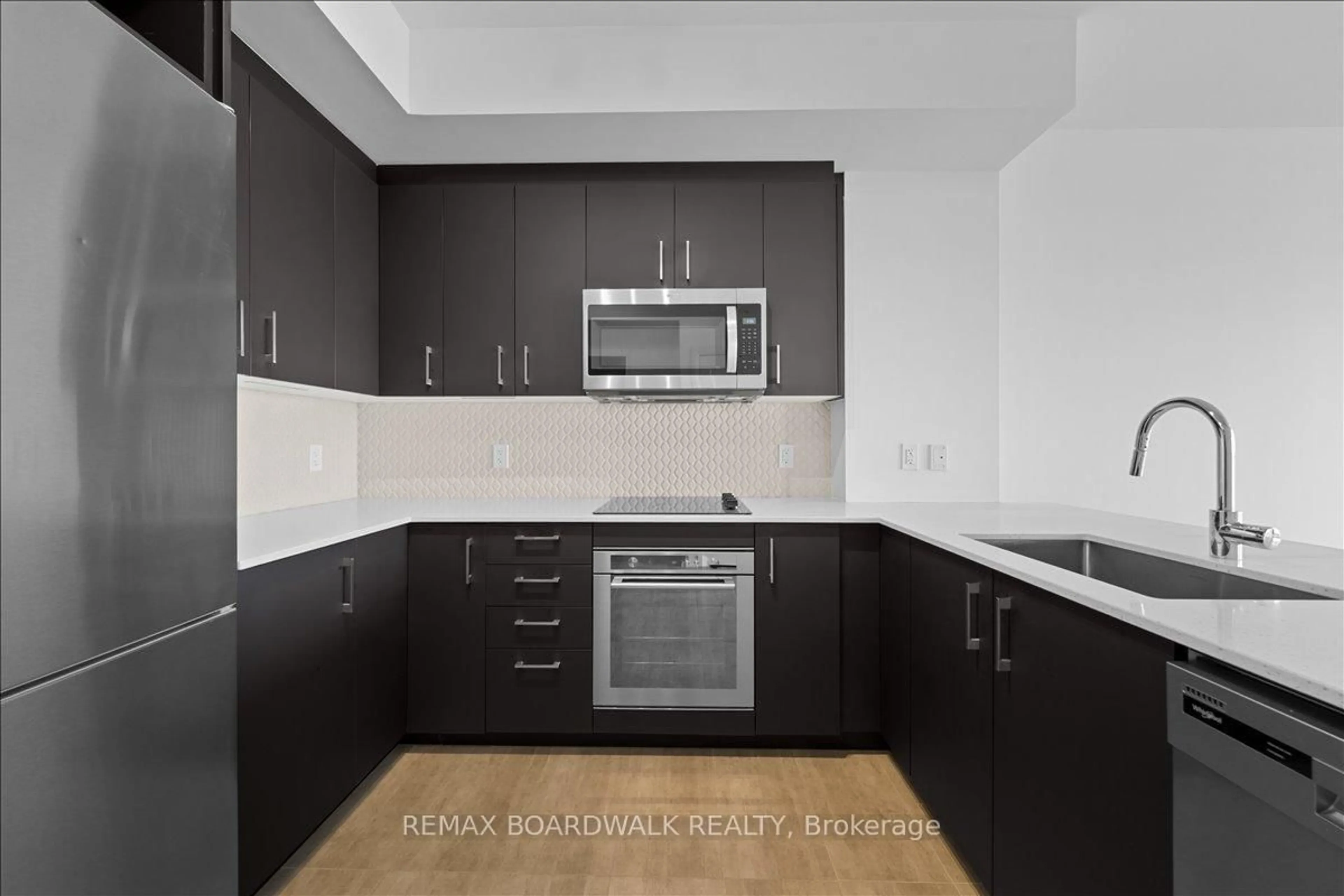 Standard kitchen, unknown for 805 Carling Ave #3705, Ottawa Ontario K1Z 2K4