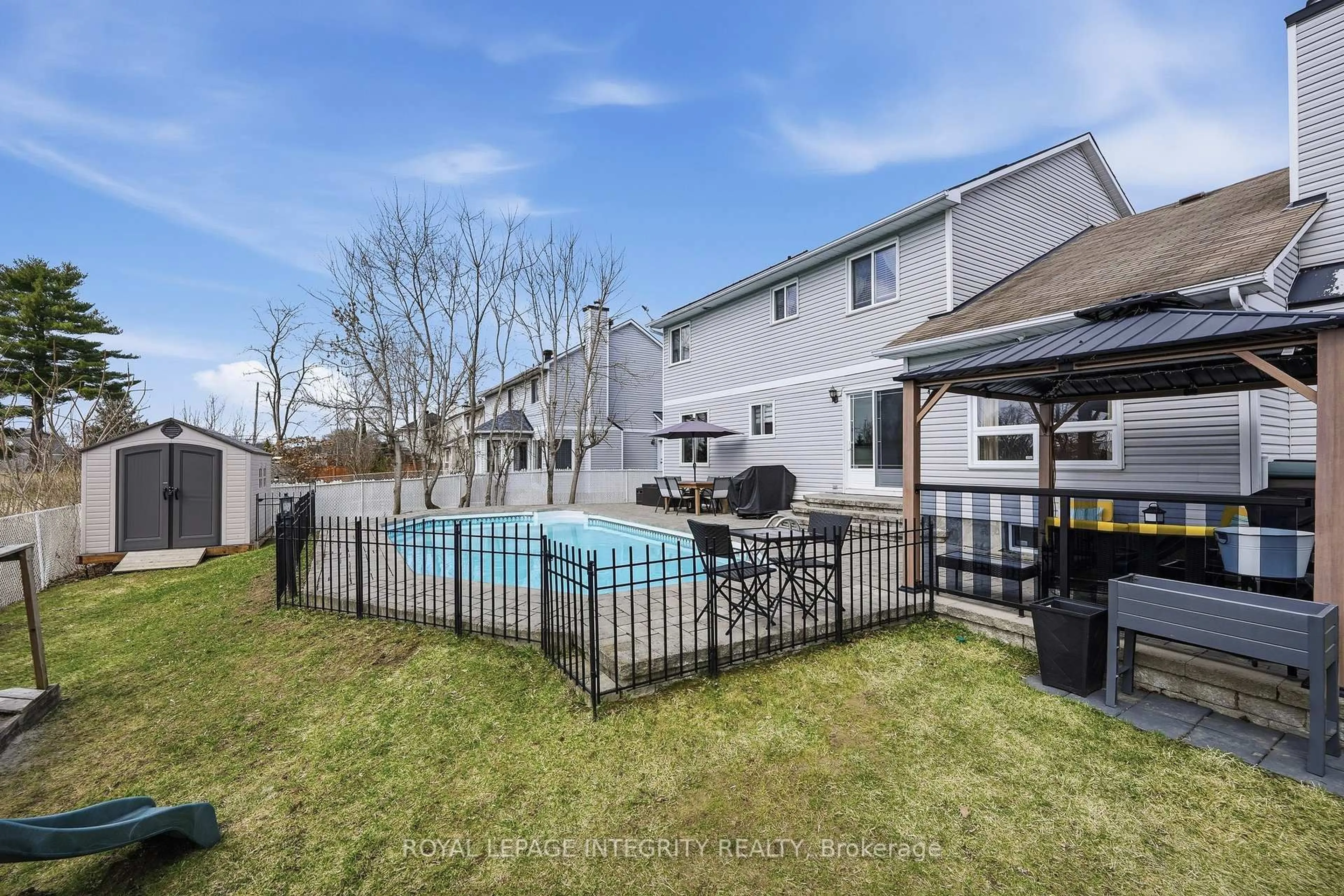 Pool for 675 Potvin Ave, Clarence-Rockland Ontario K4K 1H2