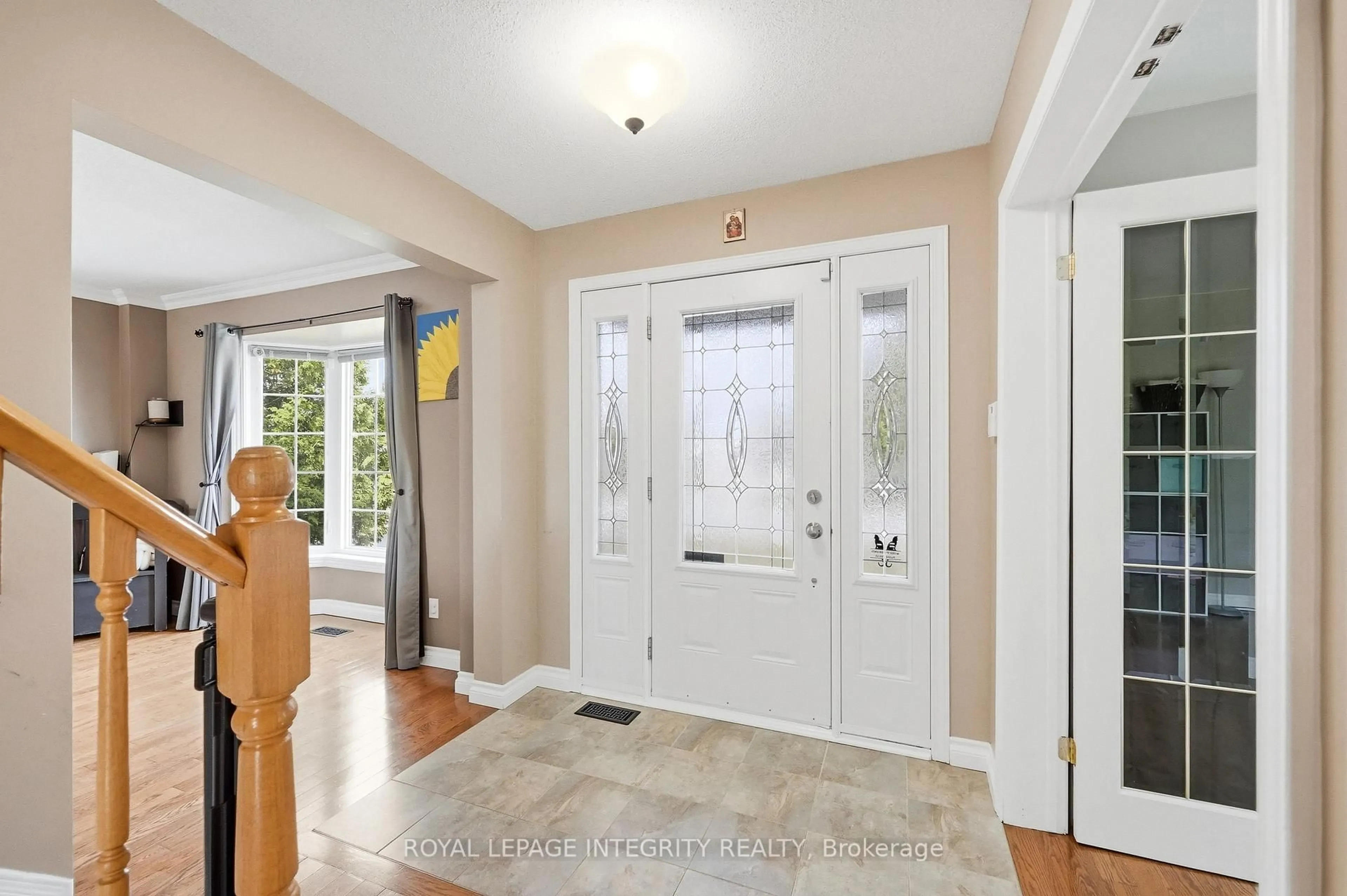 Indoor entryway for 675 Potvin Ave, Clarence-Rockland Ontario K4K 1H2
