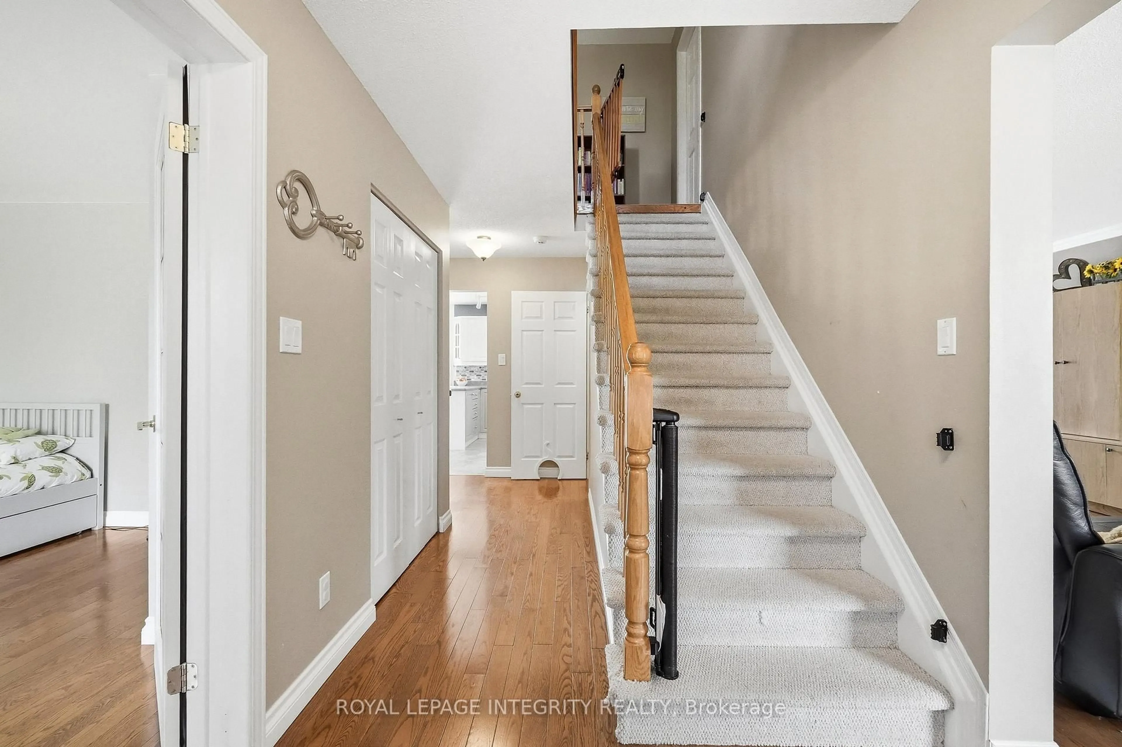 Indoor entryway for 675 Potvin Ave, Clarence-Rockland Ontario K4K 1H2