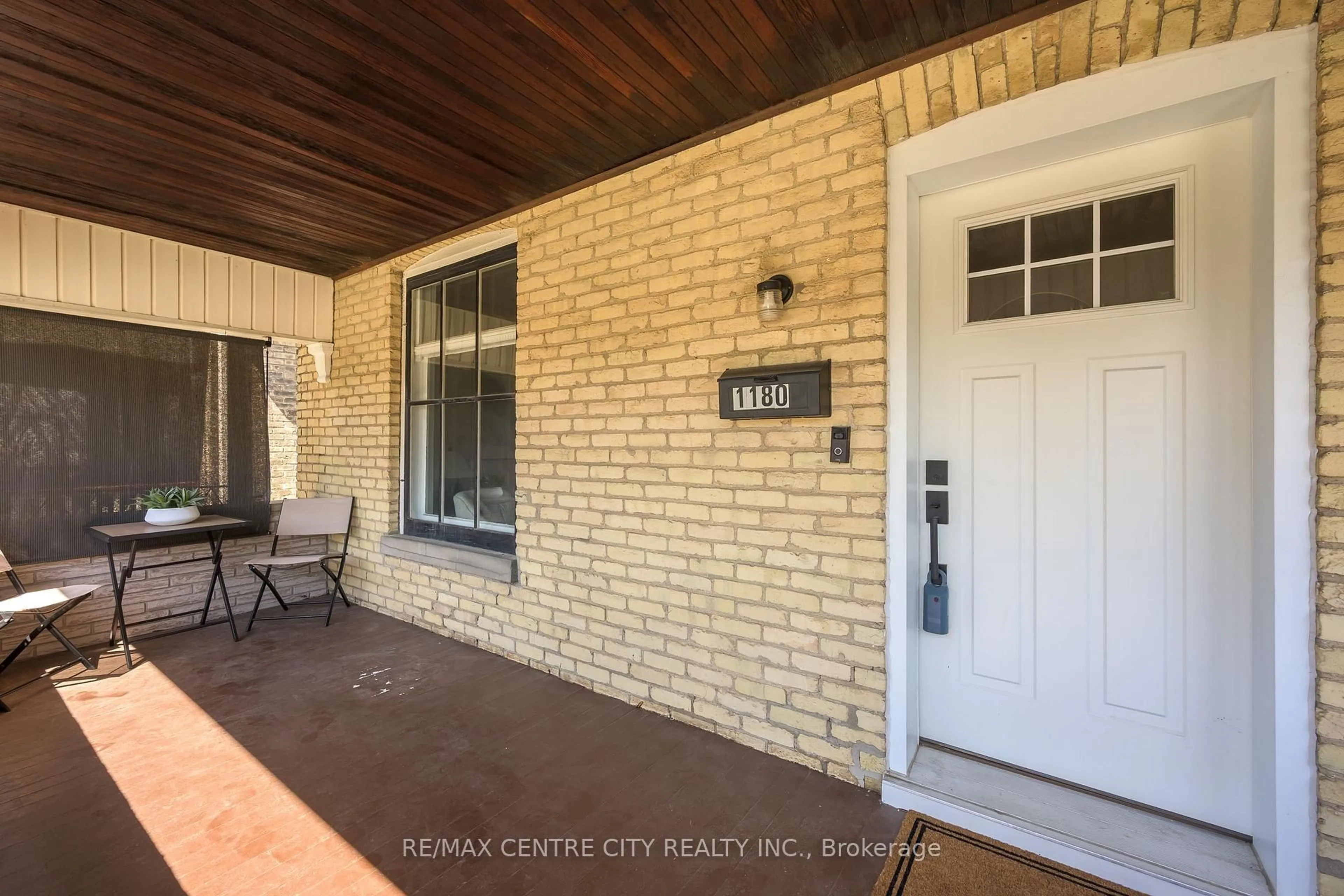 Unknown for 1180 York St, London East Ontario N5W 2T9