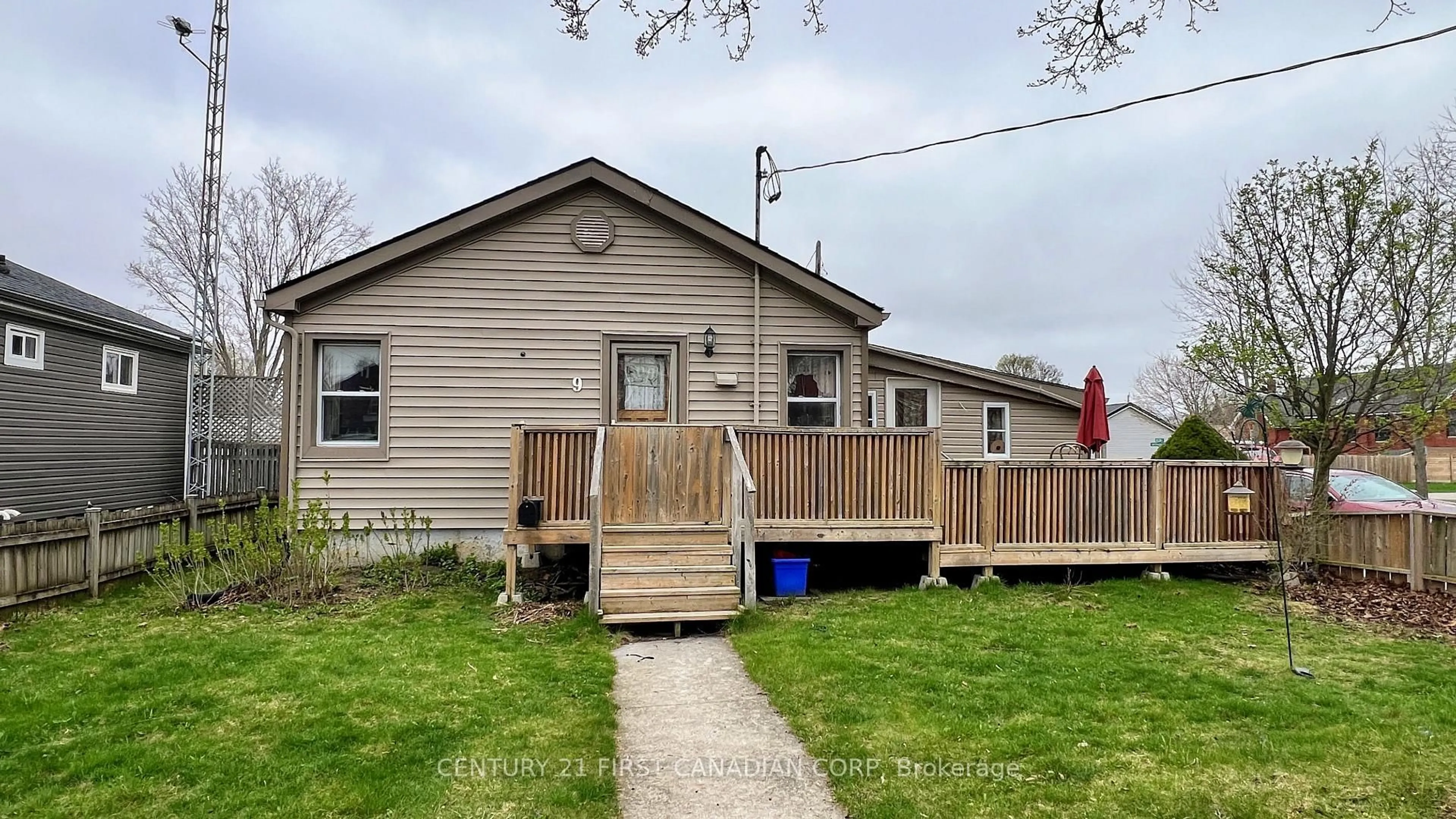 Unknown for 9 TRAFALGAR St, St. Thomas Ontario N5P 1N8