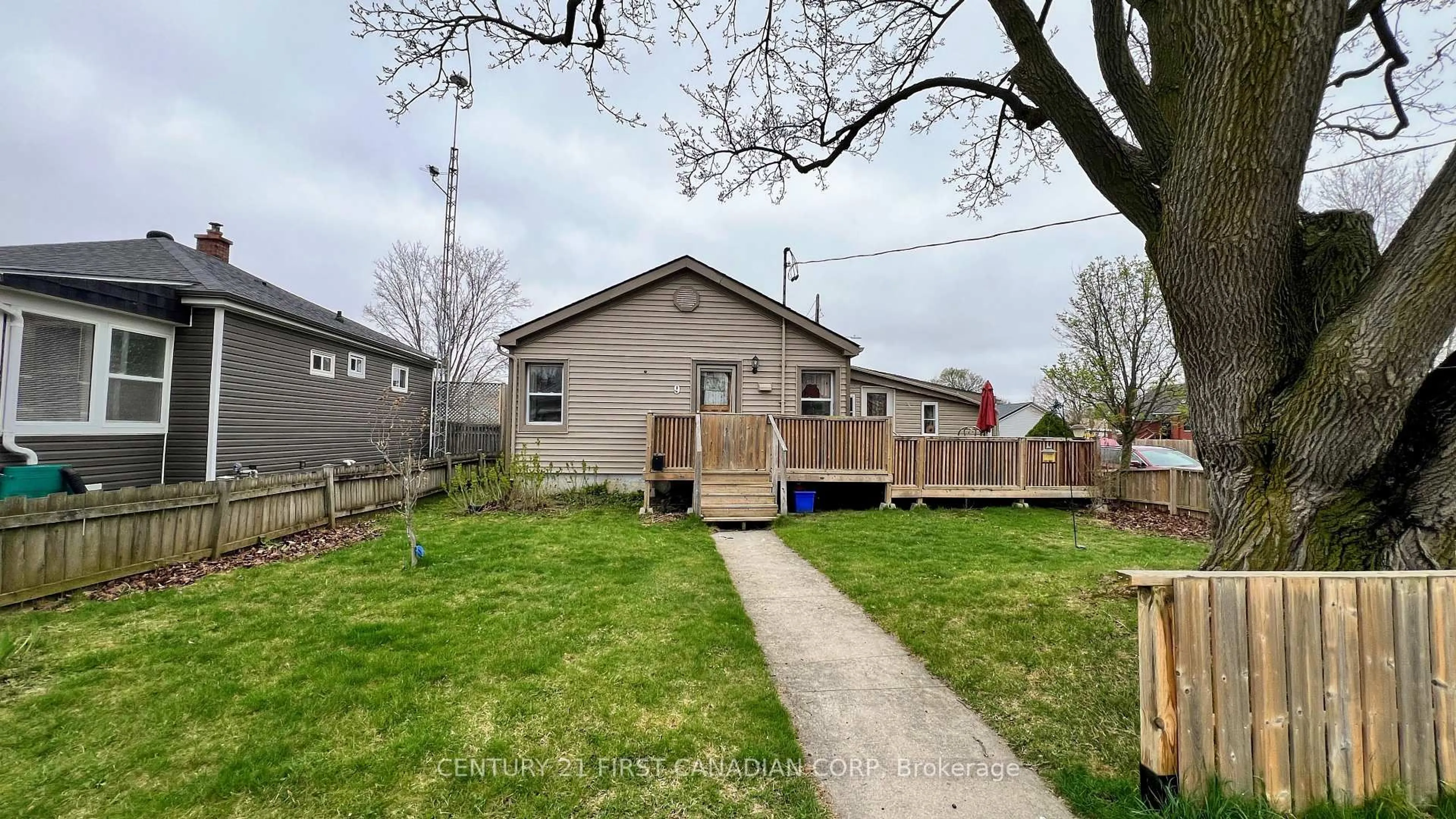 Shed for 9 TRAFALGAR St, St. Thomas Ontario N5P 1N8