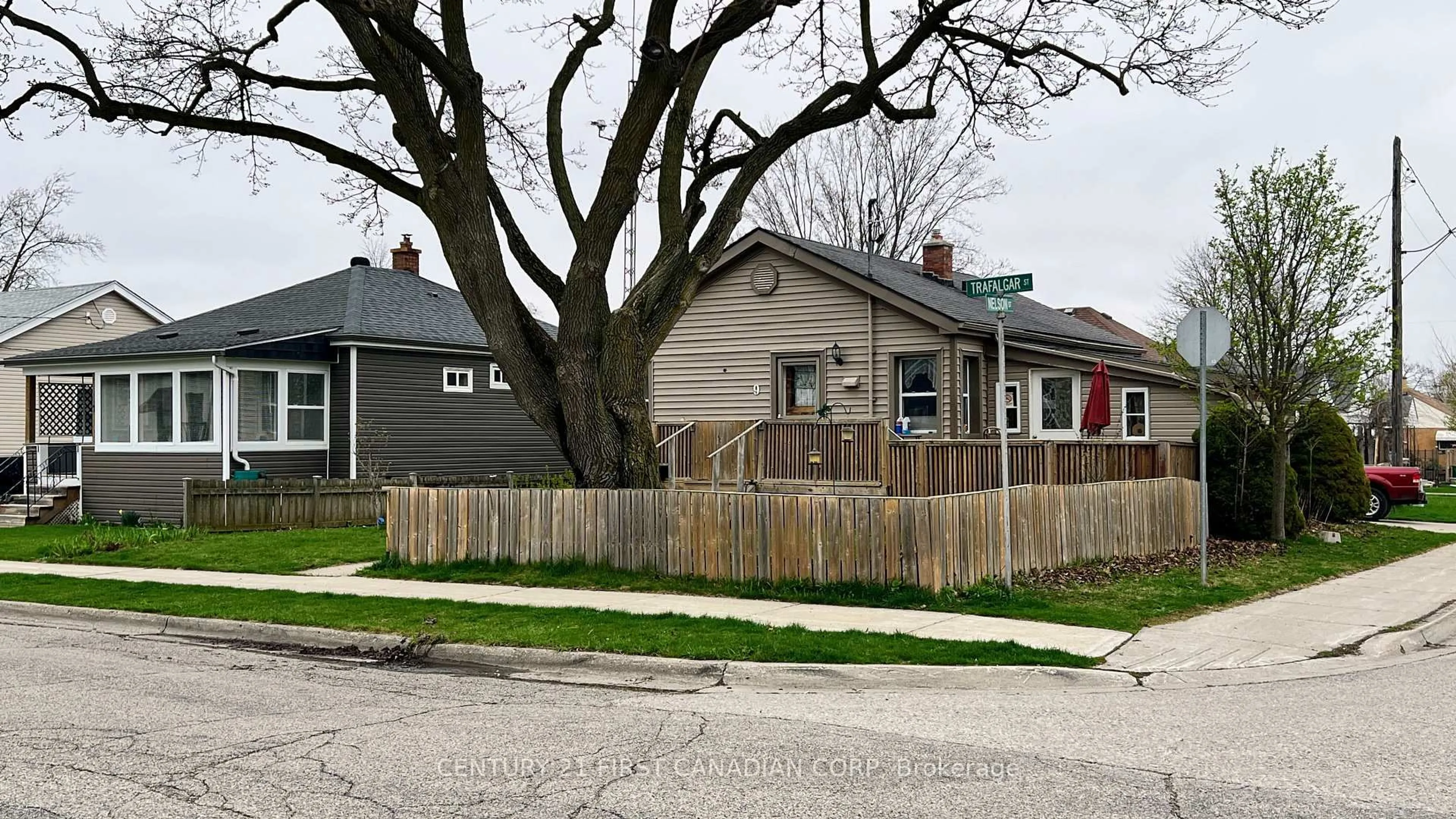 Unknown for 9 TRAFALGAR St, St. Thomas Ontario N5P 1N8