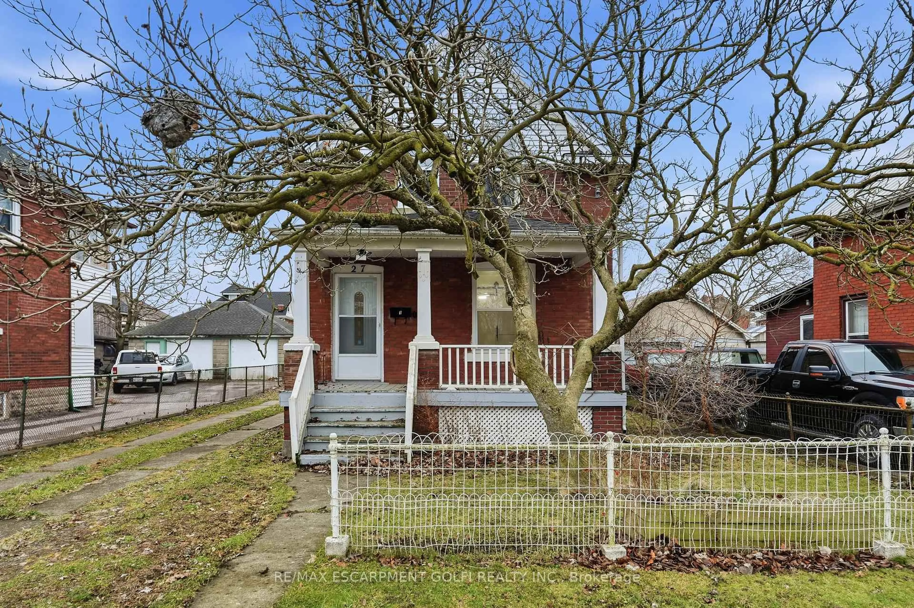 Unknown for 27 Albert St, Welland Ontario L3B 4L1