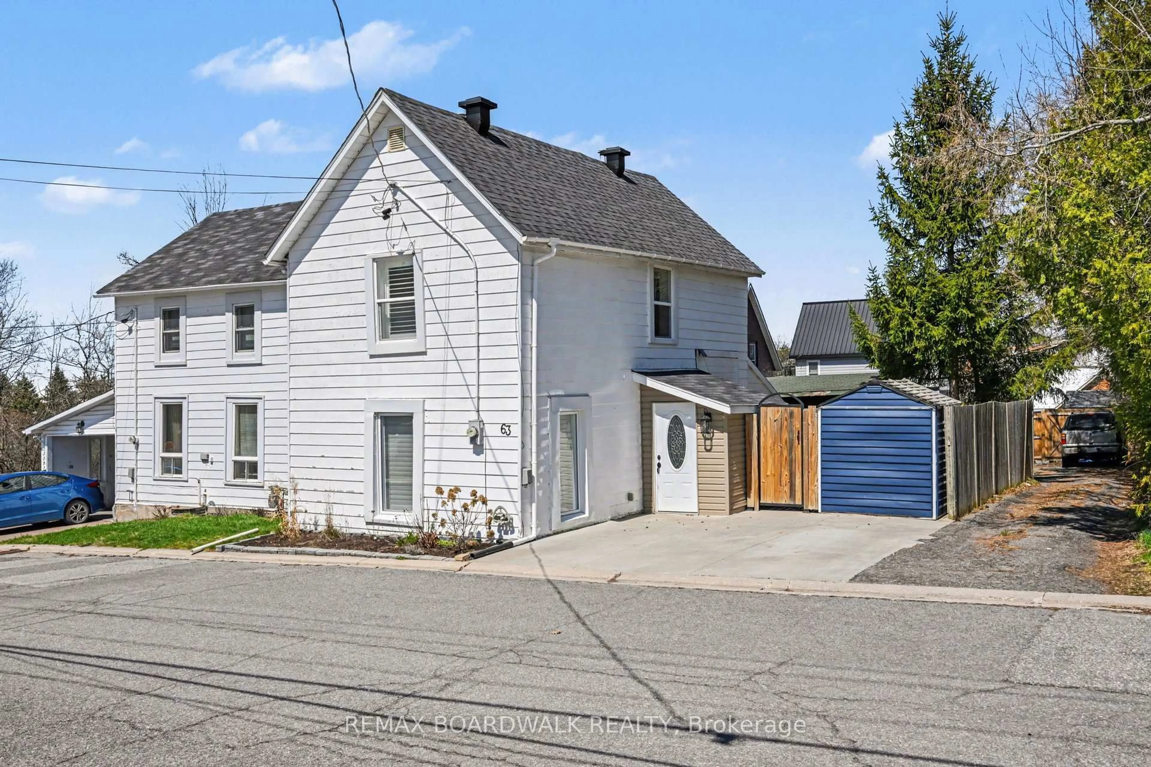 A pic from outside/outdoor area/front of a property/back of a property/a pic from drone, street for 63 Colborne St, Almonte Ontario K0A 1A0