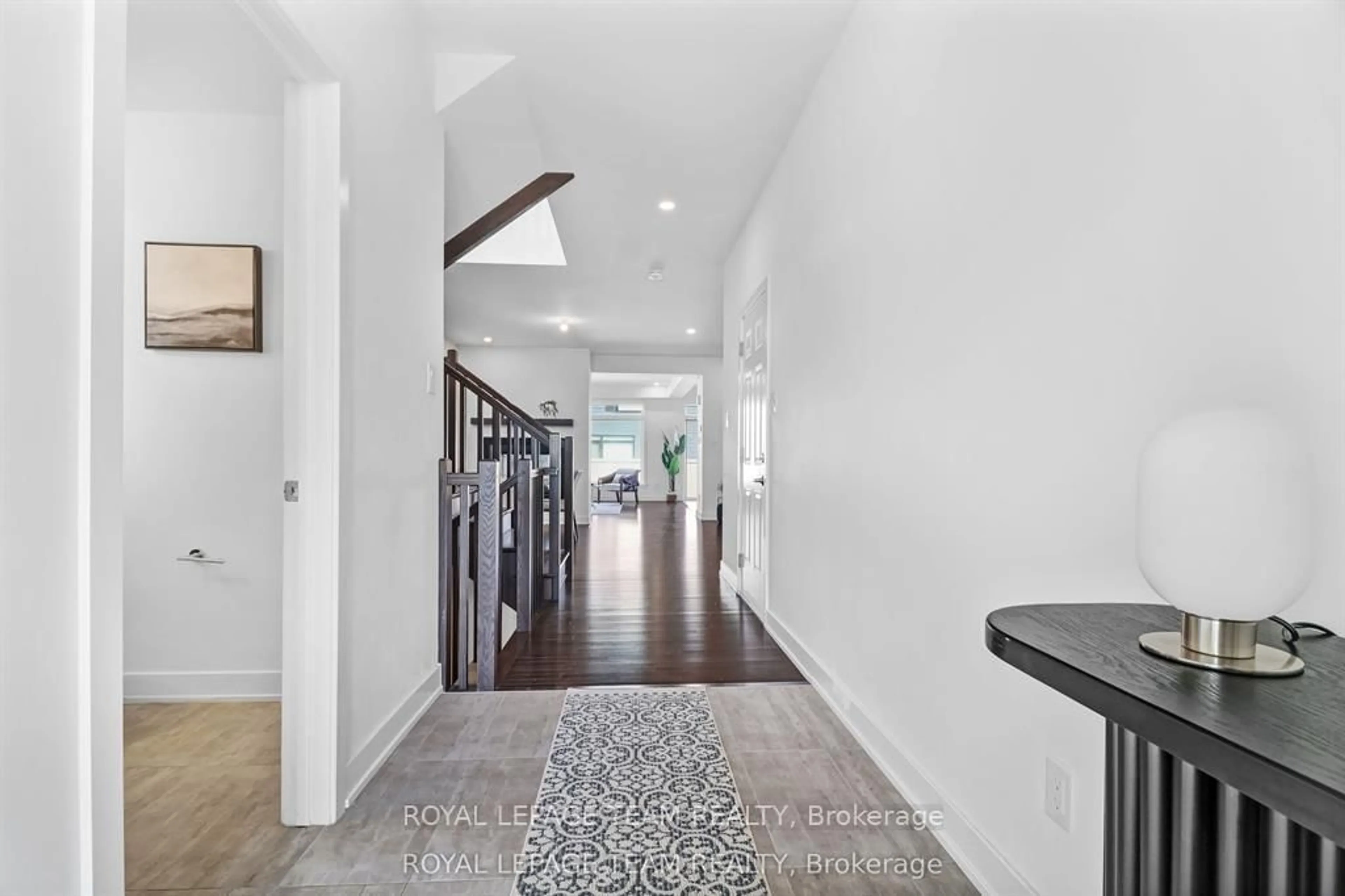 Indoor entryway for 76 Big Dipper St, Ottawa Ontario K4M 0L8