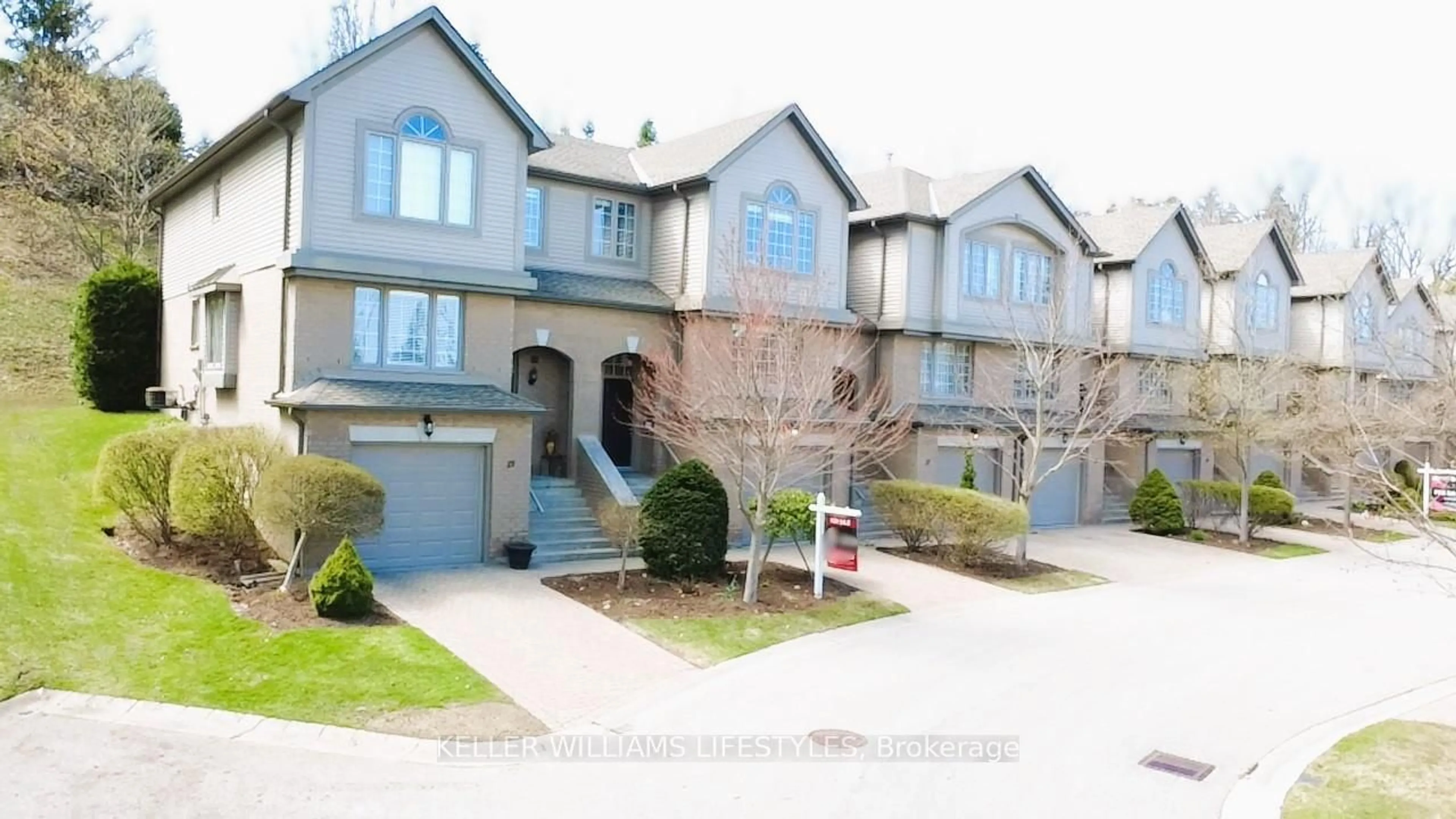 Unknown for 270 North Centre Rd #16, London North Ontario N6G 5E2