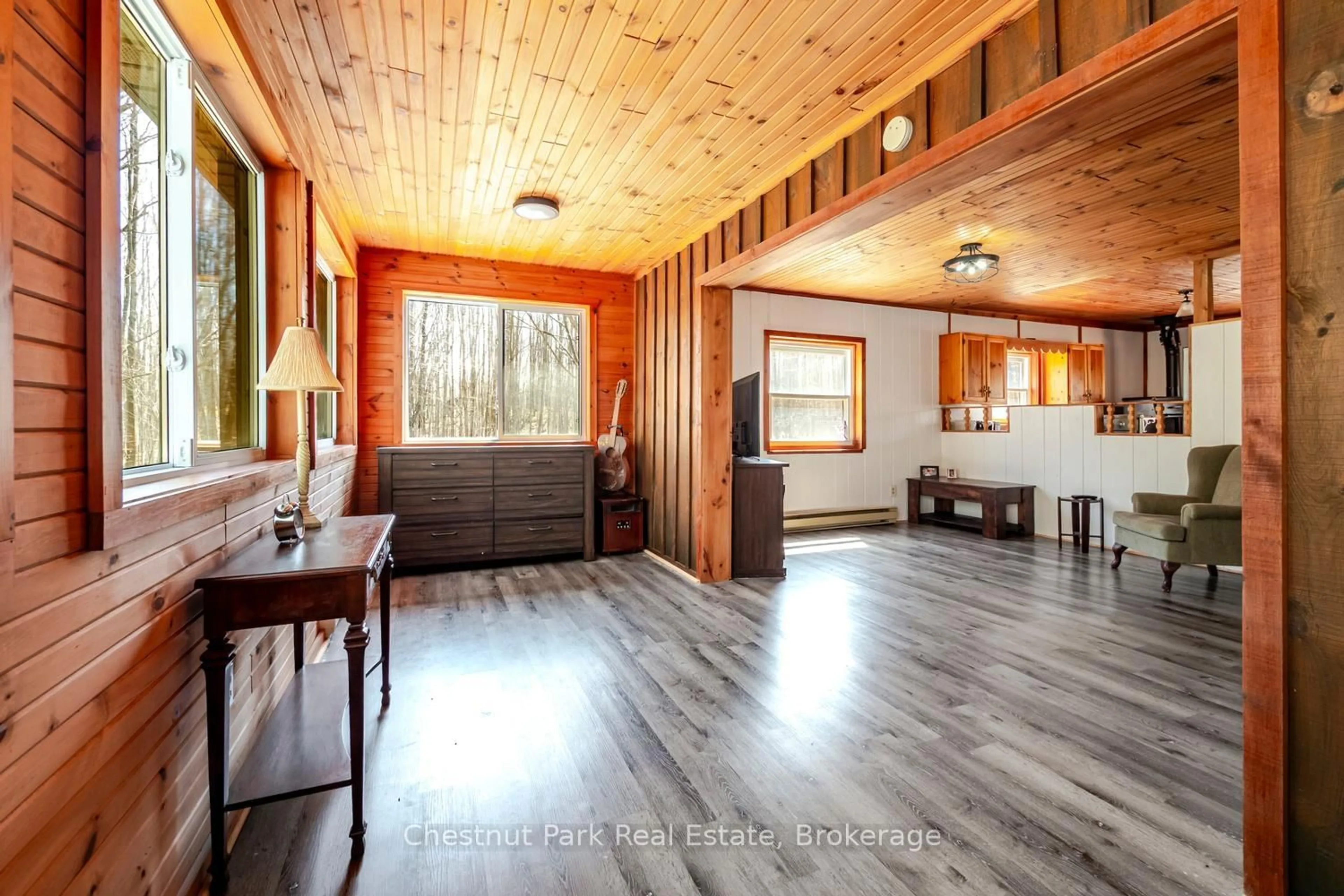 Indoor entryway for 2096 Bruce Road 9, Northern Bruce Peninsula Ontario N0H 1W0