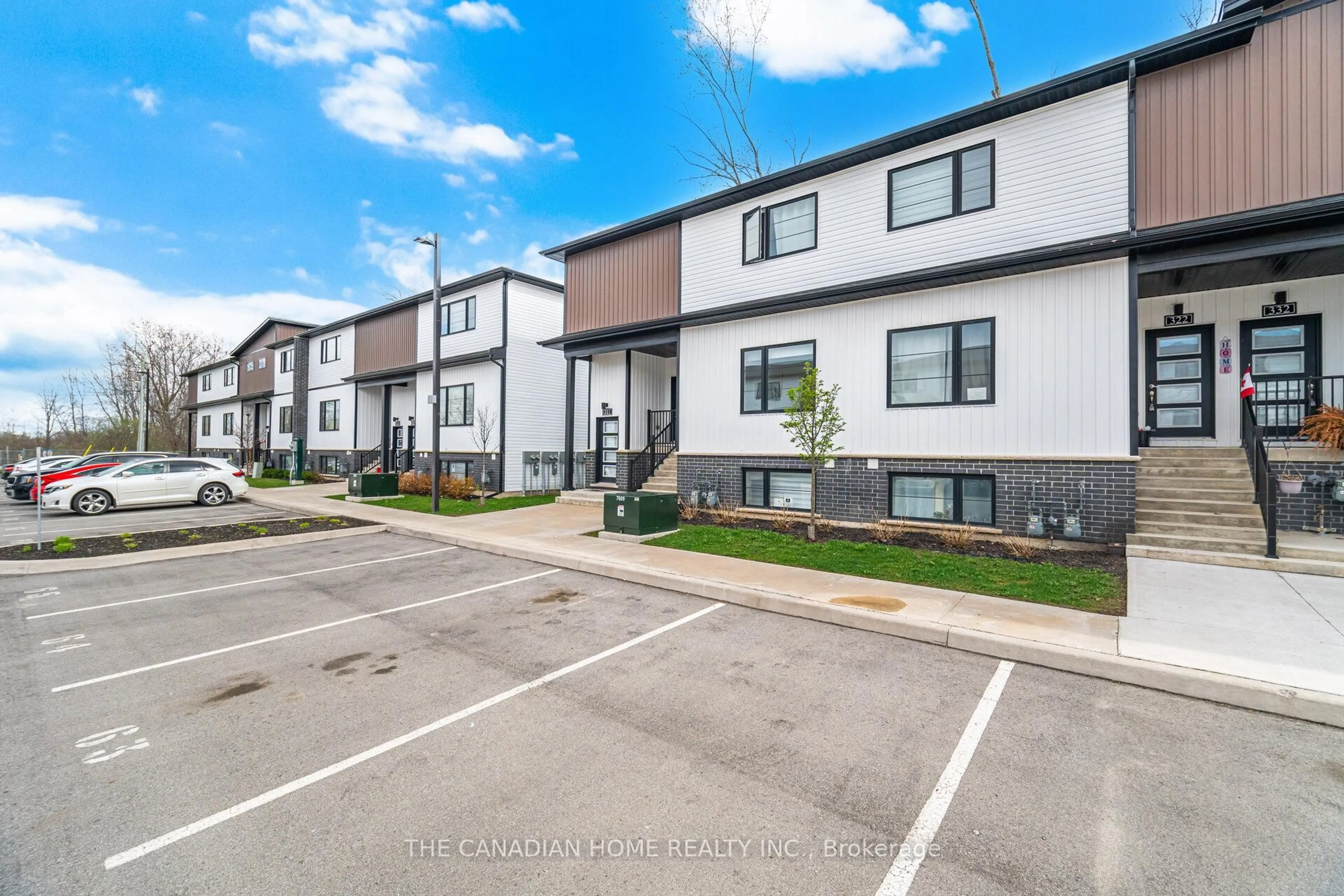 A pic from outside/outdoor area/front of a property/back of a property/a pic from drone, street for 4263 FOURTH Ave #321, Niagara Falls Ontario L2E 0C2