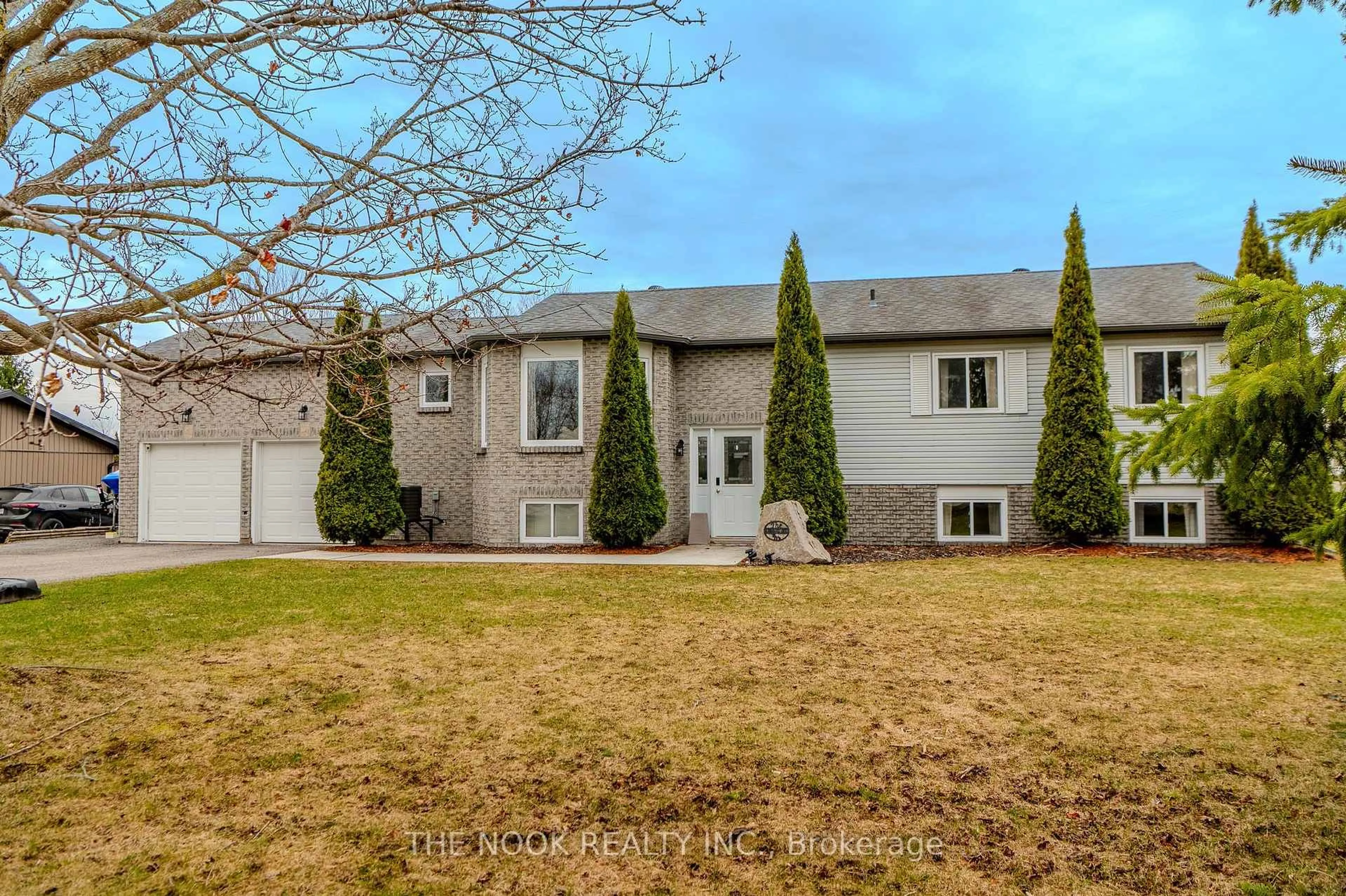 Home with vinyl exterior material, street for 6 Sparrow Crt, Kawartha Lakes Ontario K0M 2C0