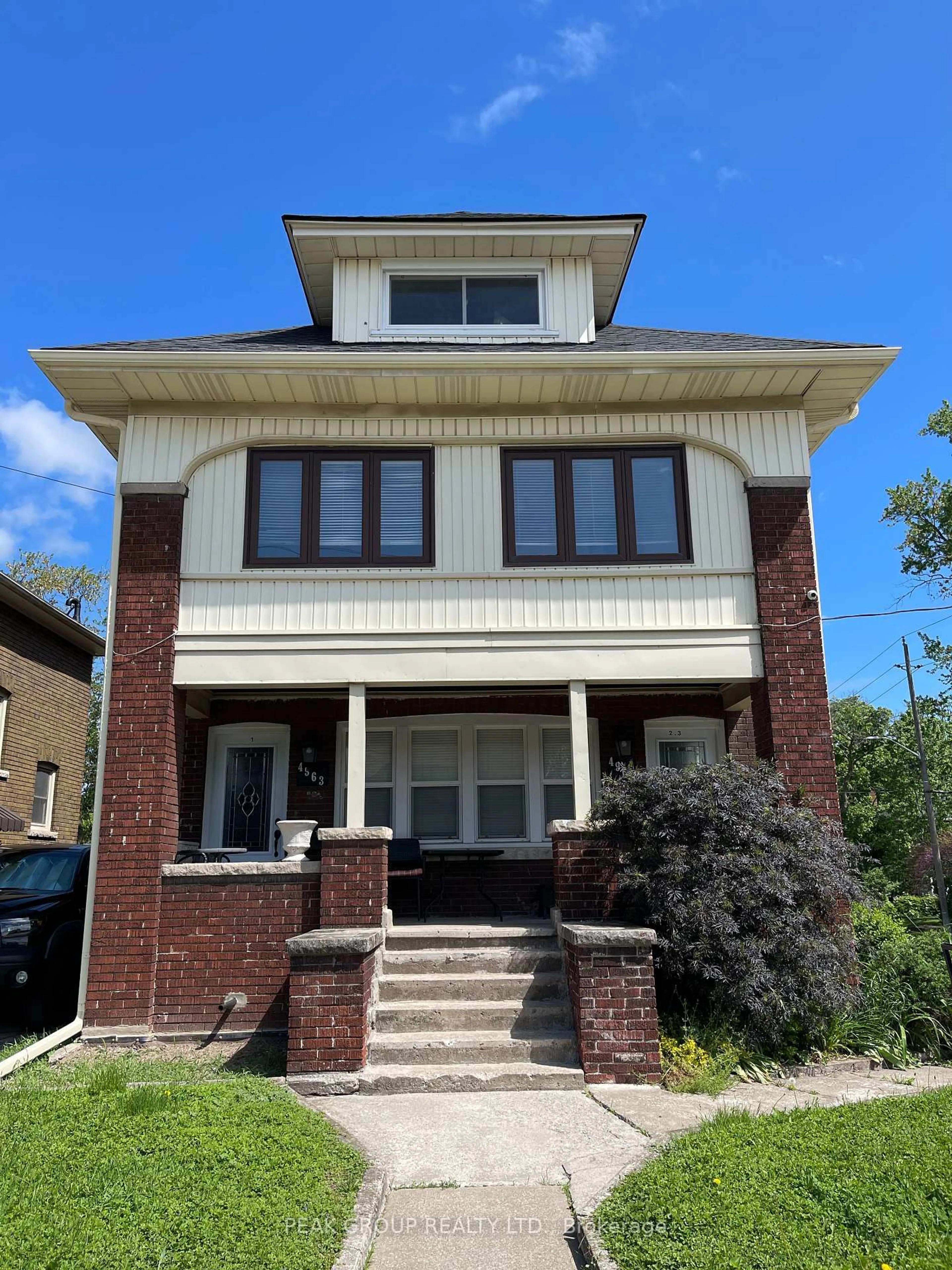 Home with brick exterior material, building for 4961 - 4963 Armoury St, Niagara Falls Ontario L2E 1T3