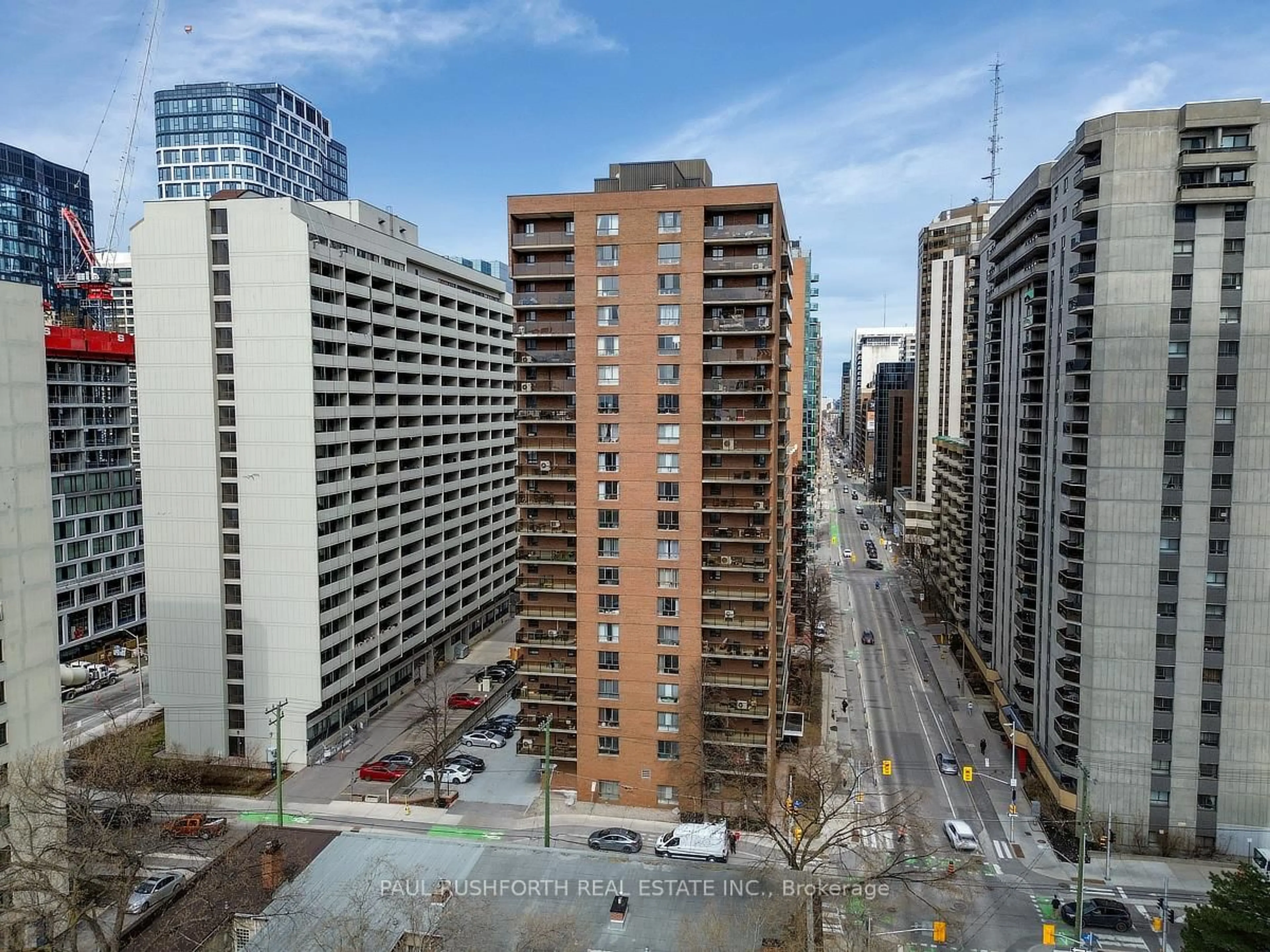 A pic from outside/outdoor area/front of a property/back of a property/a pic from drone, city buildings view from balcony for 475 Laurier Ave #1703, Ottawa Ontario K1R 7X1