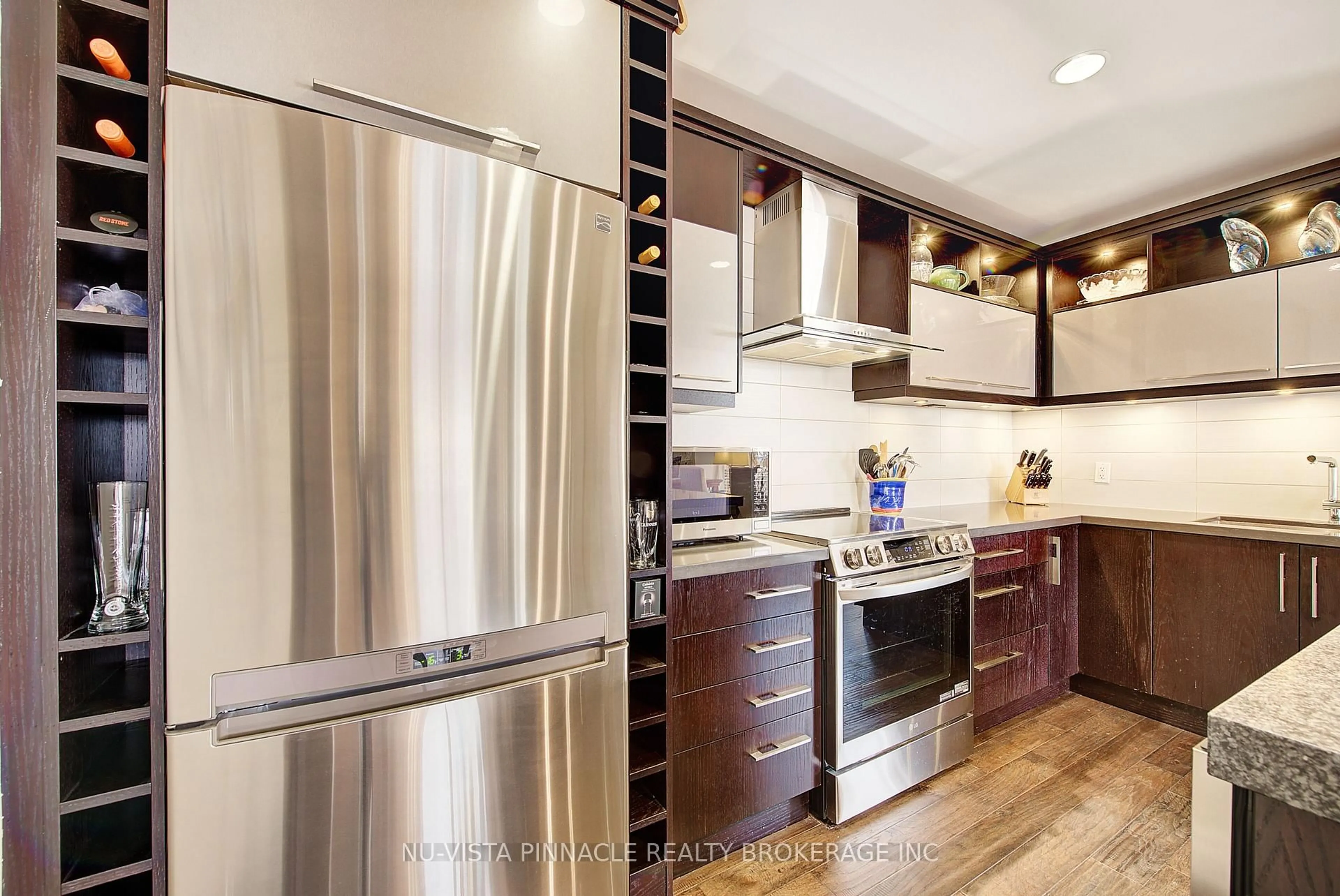 Contemporary kitchen, unknown for 250 Pall Mall St #1203, London East Ontario N6A 6K3