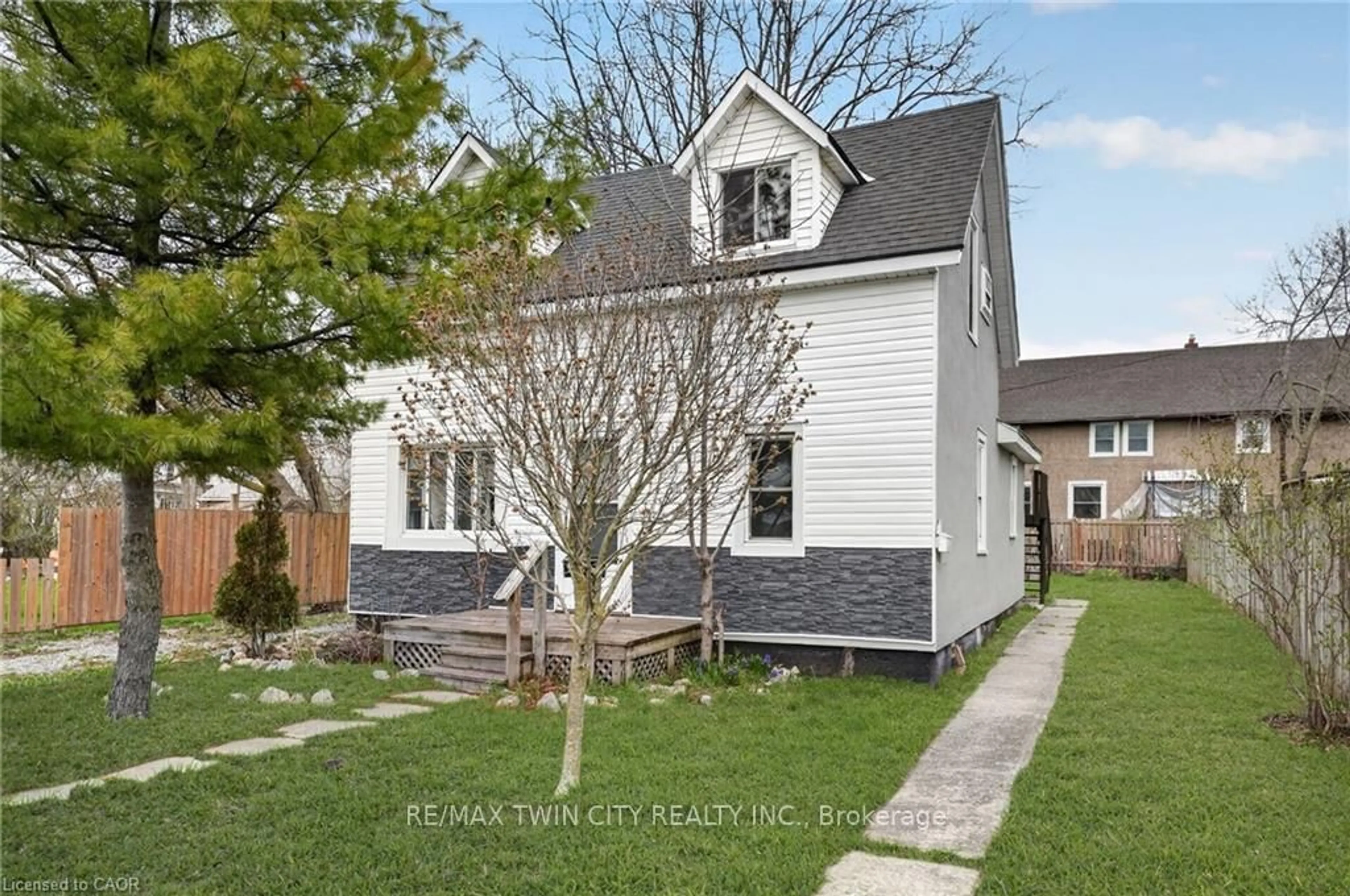 Home with brick exterior material, street for 172 Fraser St, Port Colborne Ontario L3K 1E6