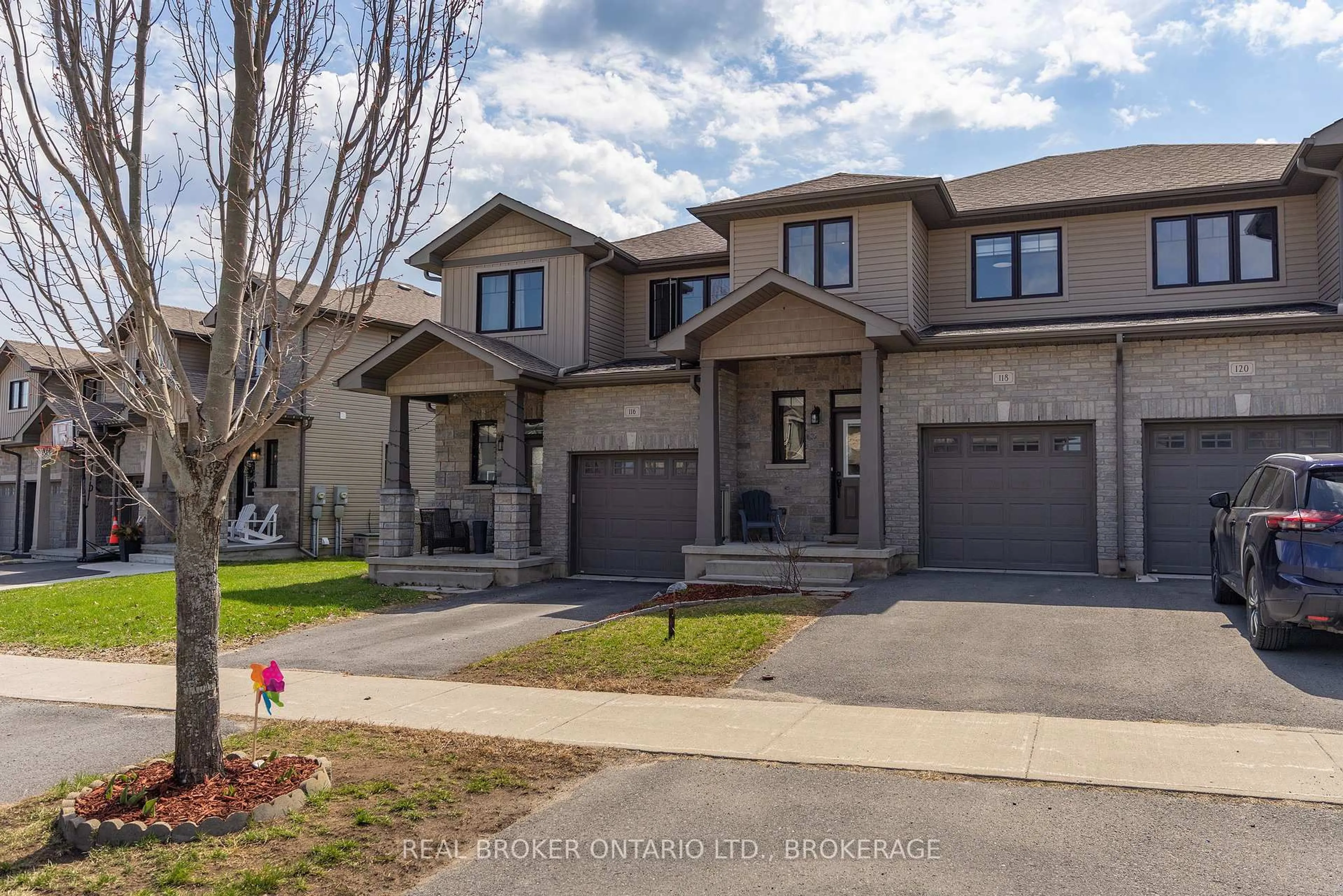 Unknown for 118 SIMURDA Crt, Loyalist Ontario K7N 1Y7