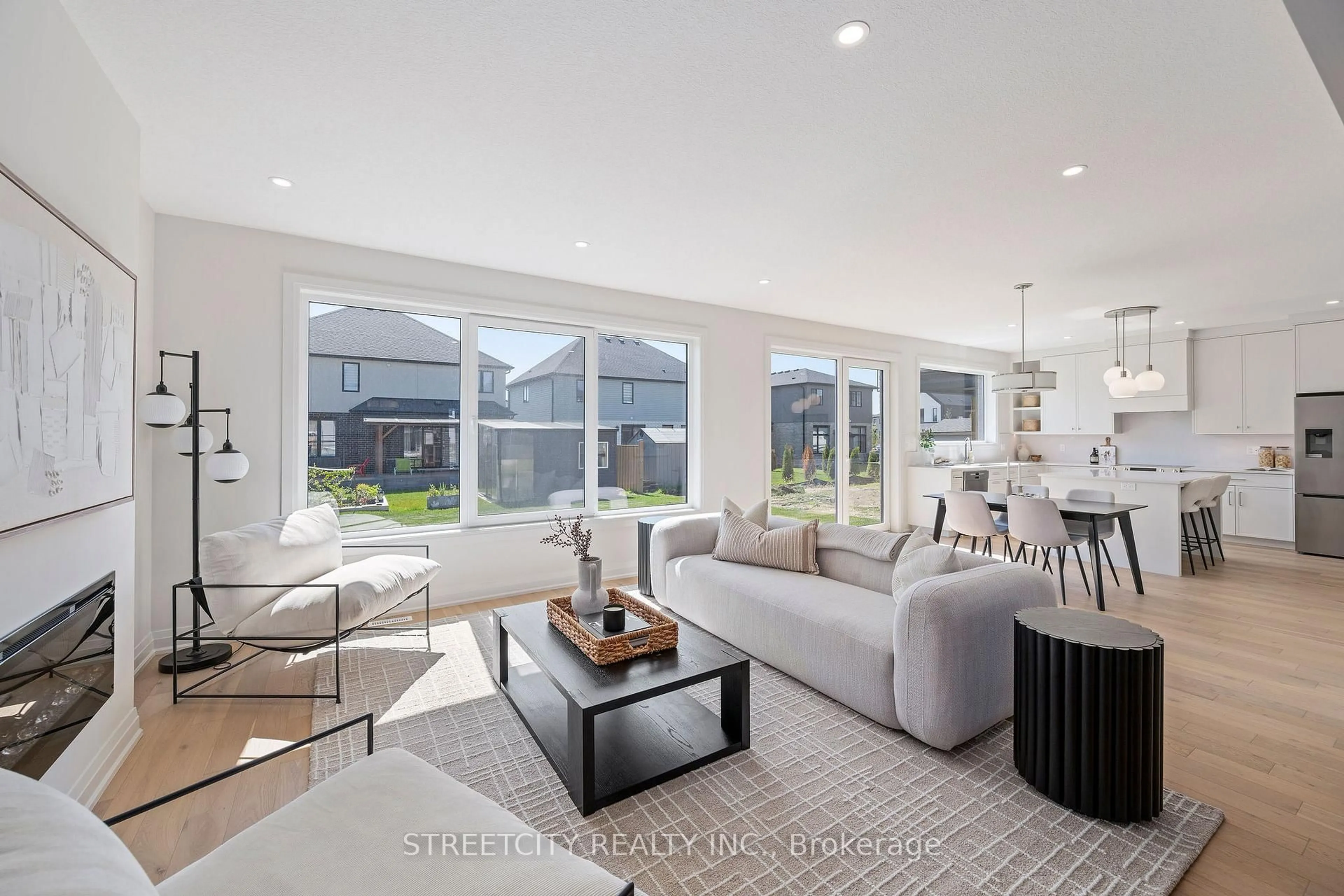 Living room with furniture, unknown for 337 Manhattan Dr, London South Ontario N6K 0L5