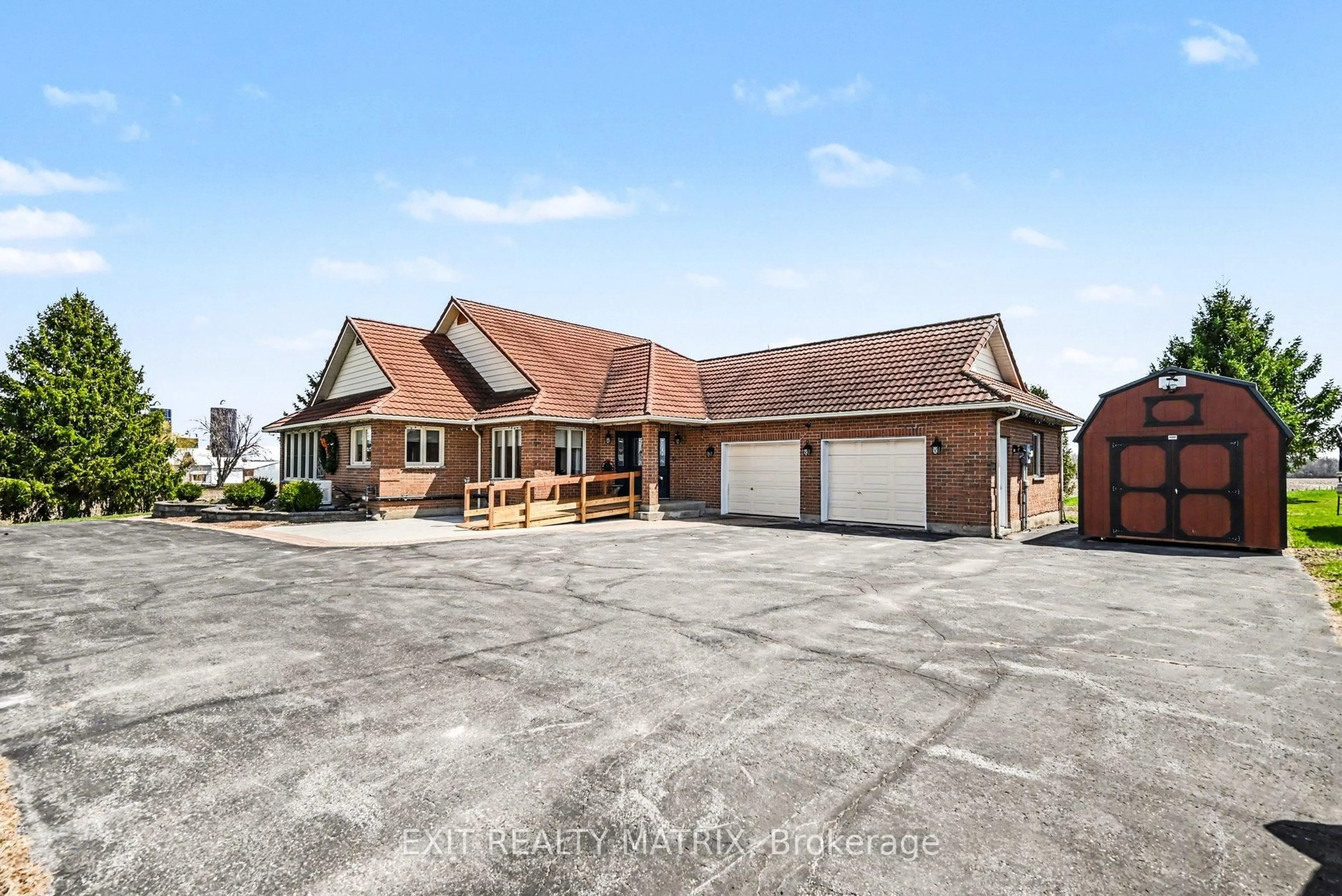 A pic from outside/outdoor area/front of a property/back of a property/a pic from drone, building for 14676 County 43 Rd, North Stormont Ontario K0C 1K0