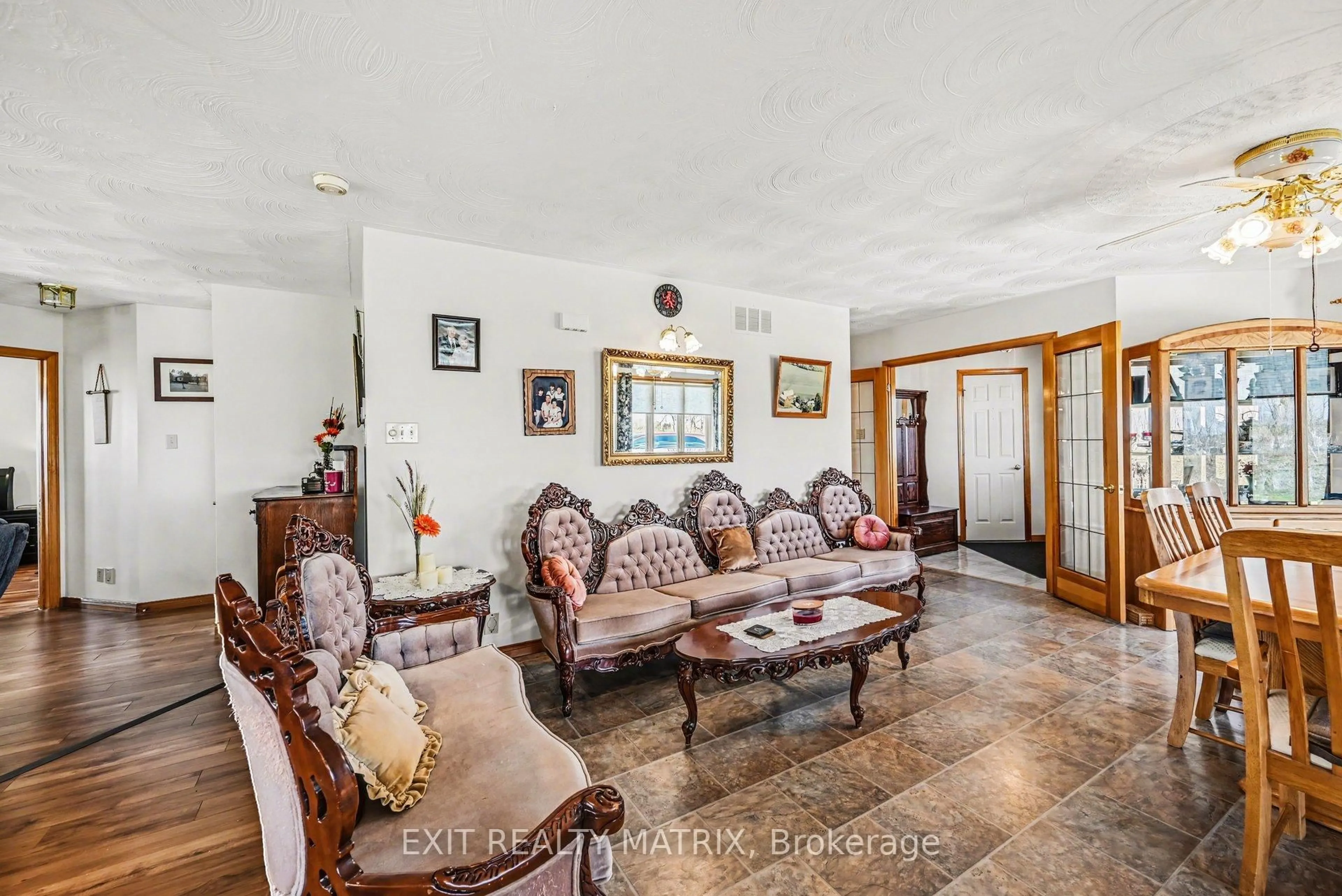 Living room with furniture, unknown for 14676 County 43 Rd, North Stormont Ontario K0C 1K0