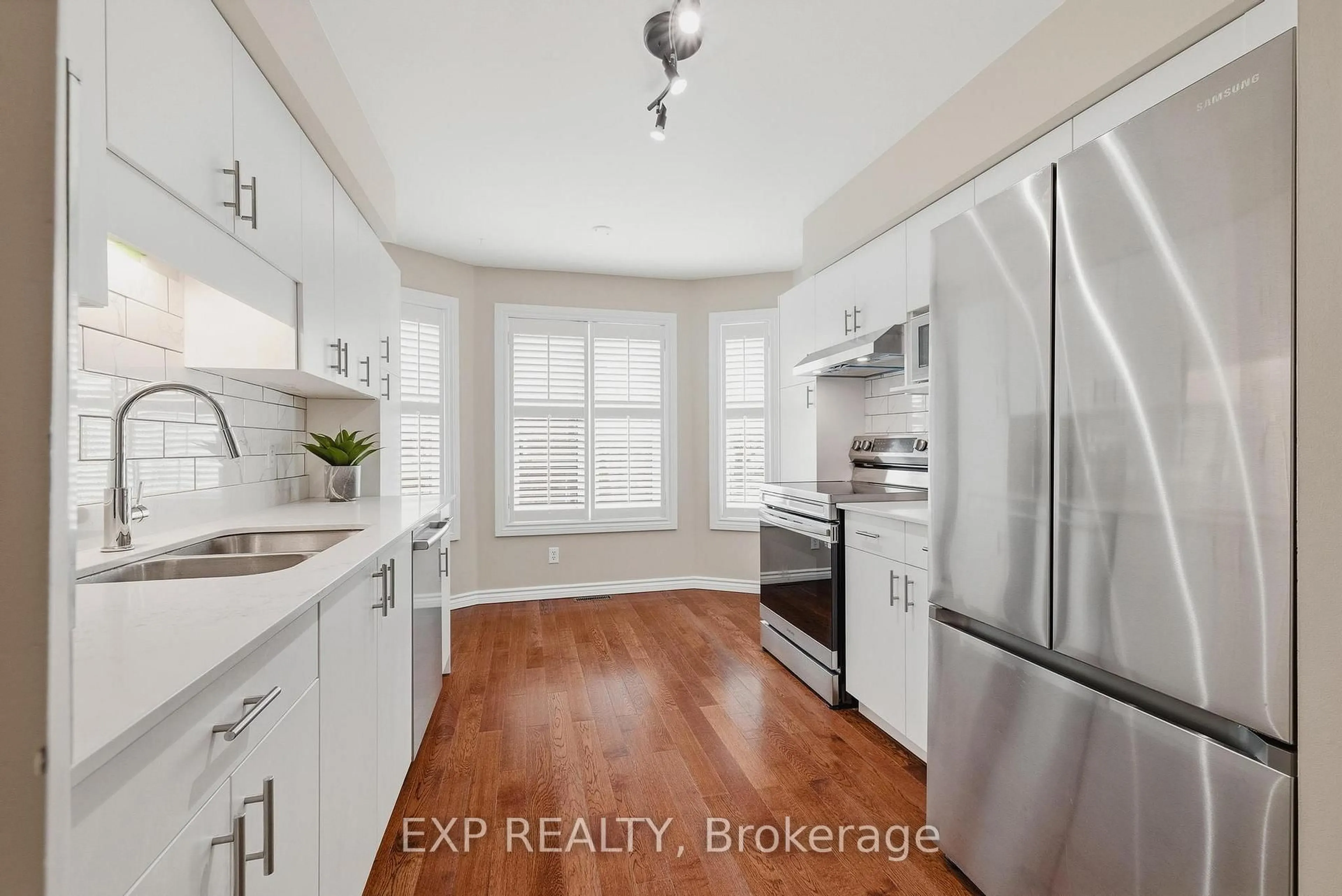 Open concept kitchen, unknown for 245 Bishop St #31, Cambridge Ontario N3H 5N2