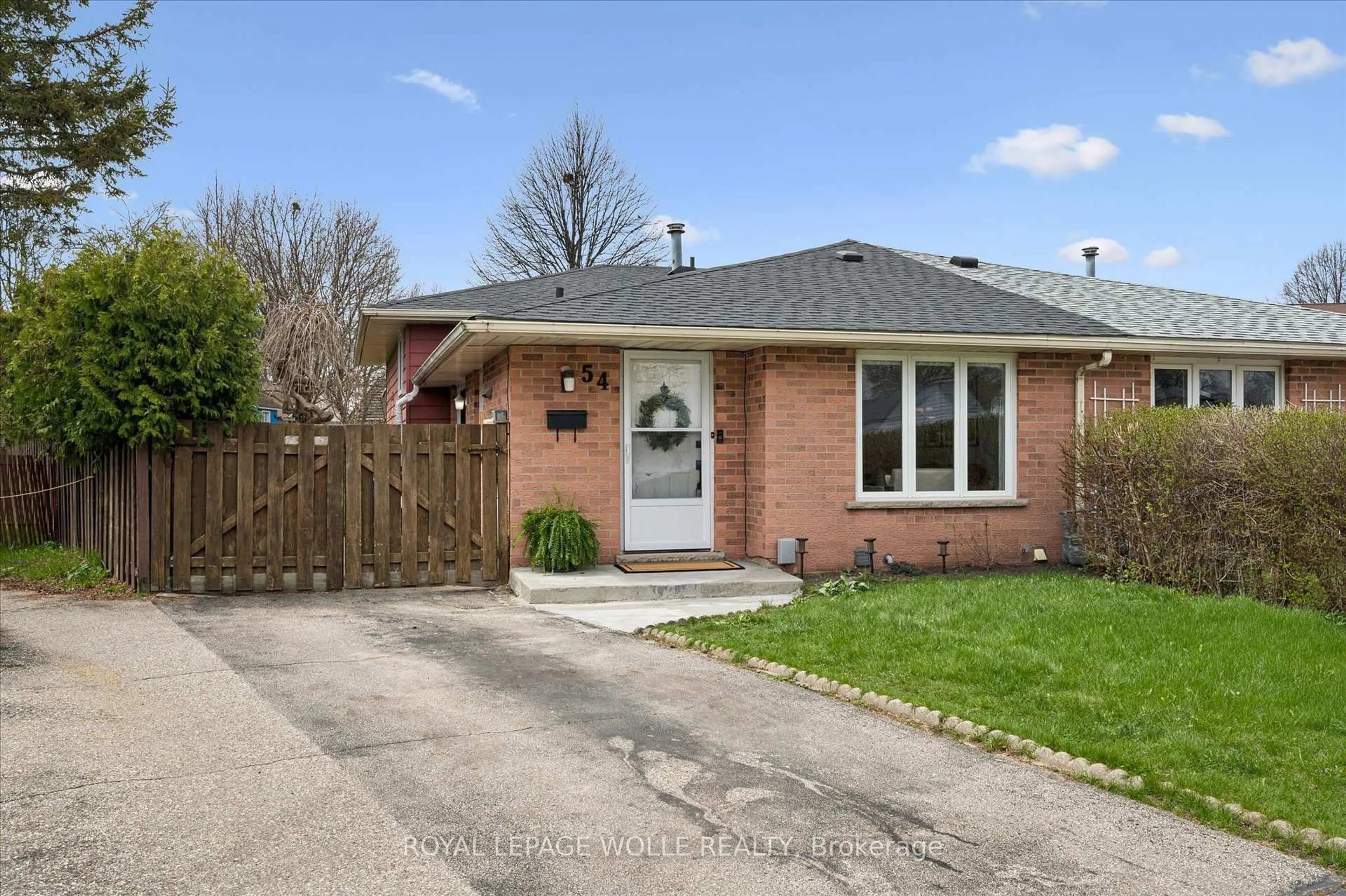 Home with brick exterior material, street for 54 Harvest Crt, Waterloo Ontario N2P 1T3