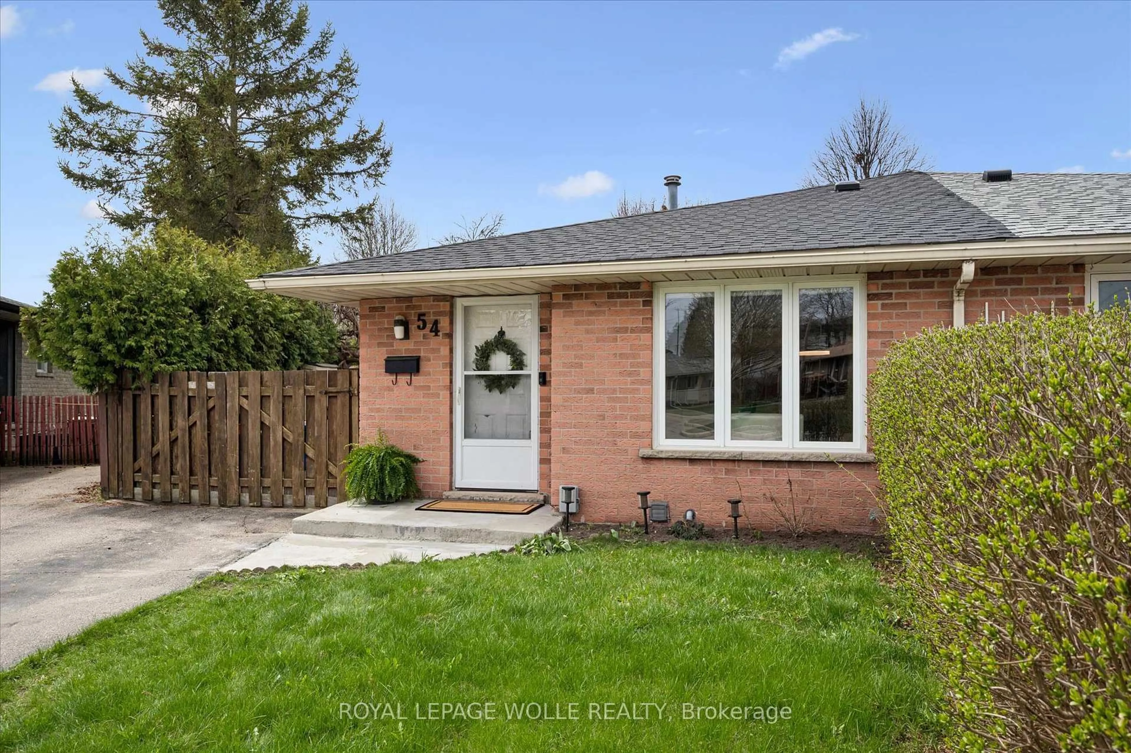 Home with brick exterior material, street for 54 Harvest Crt, Waterloo Ontario N2P 1T3