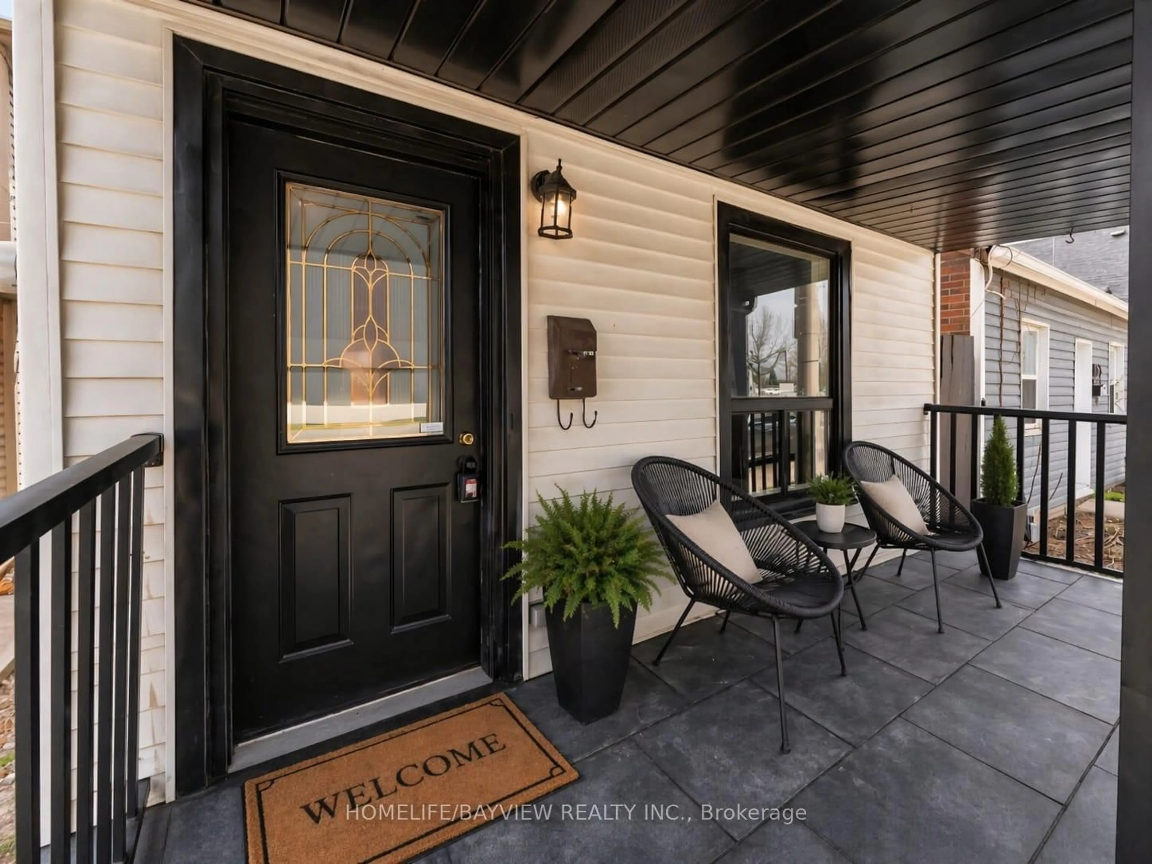 Indoor entryway for 214 Burlington St, Hamilton Ontario L8L 4H1