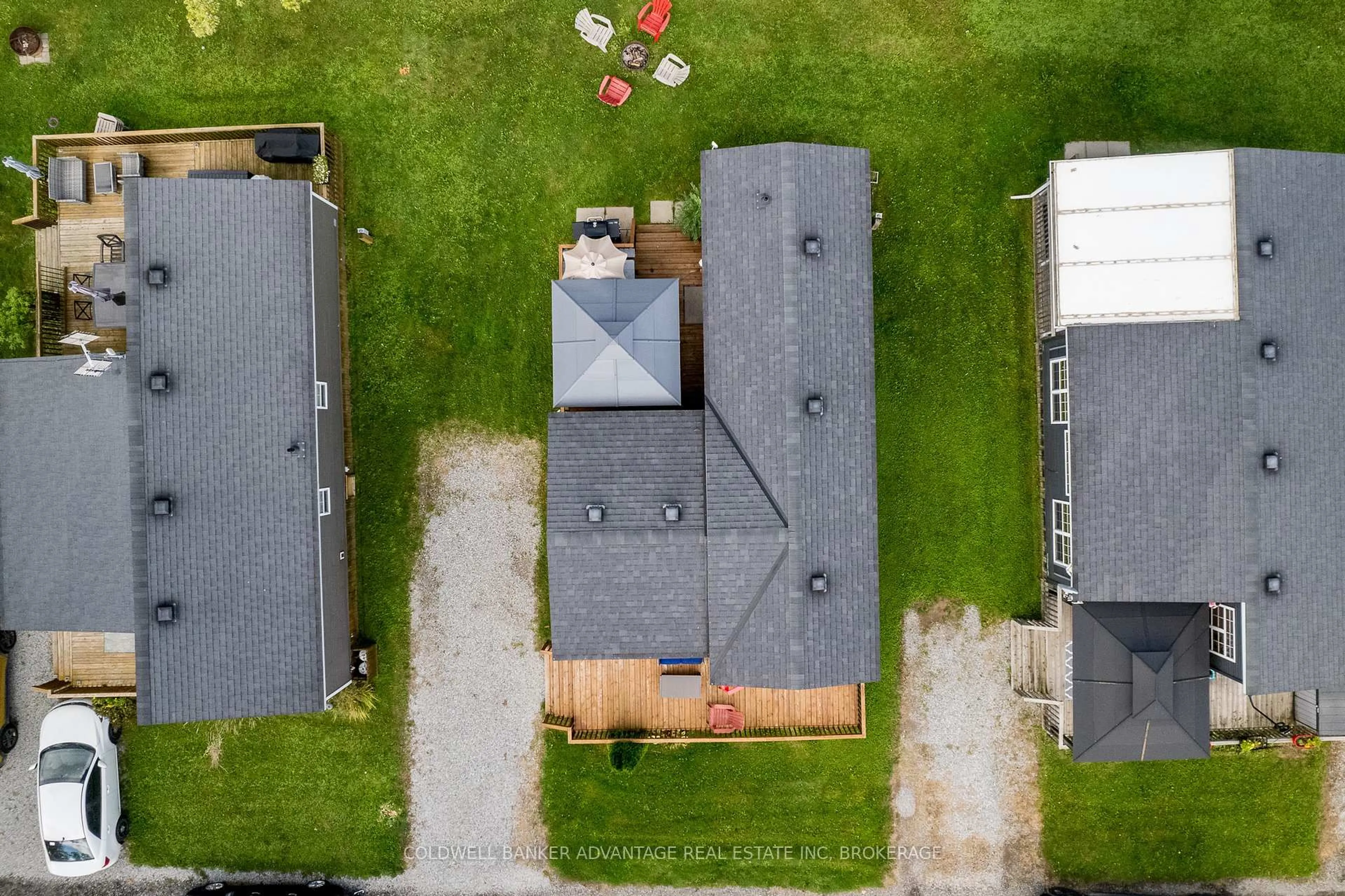 A pic from outside/outdoor area/front of a property/back of a property/a pic from drone, street for 1501 Line 8 Rd #150, Niagara-on-the-Lake Ontario L0S 1J0