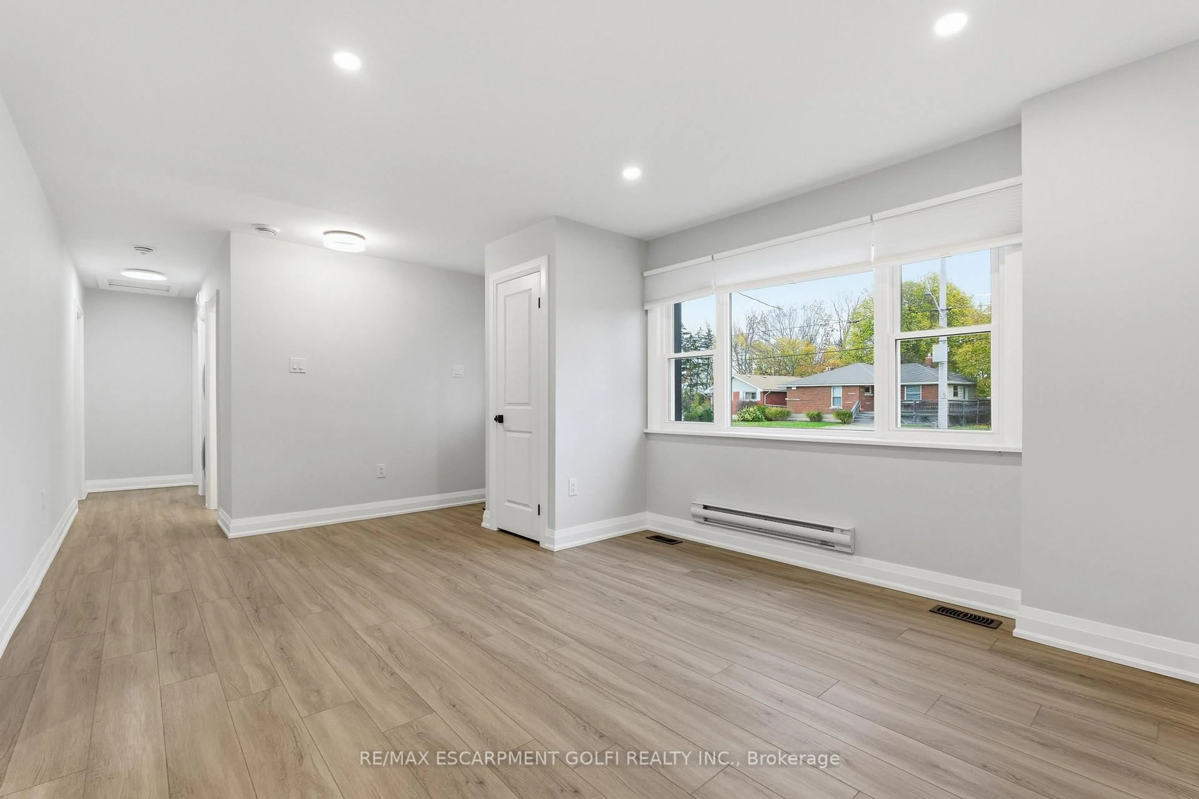 A pic of a room for 85 Martindale Rd, St. Catharines Ontario L2S 2Y5