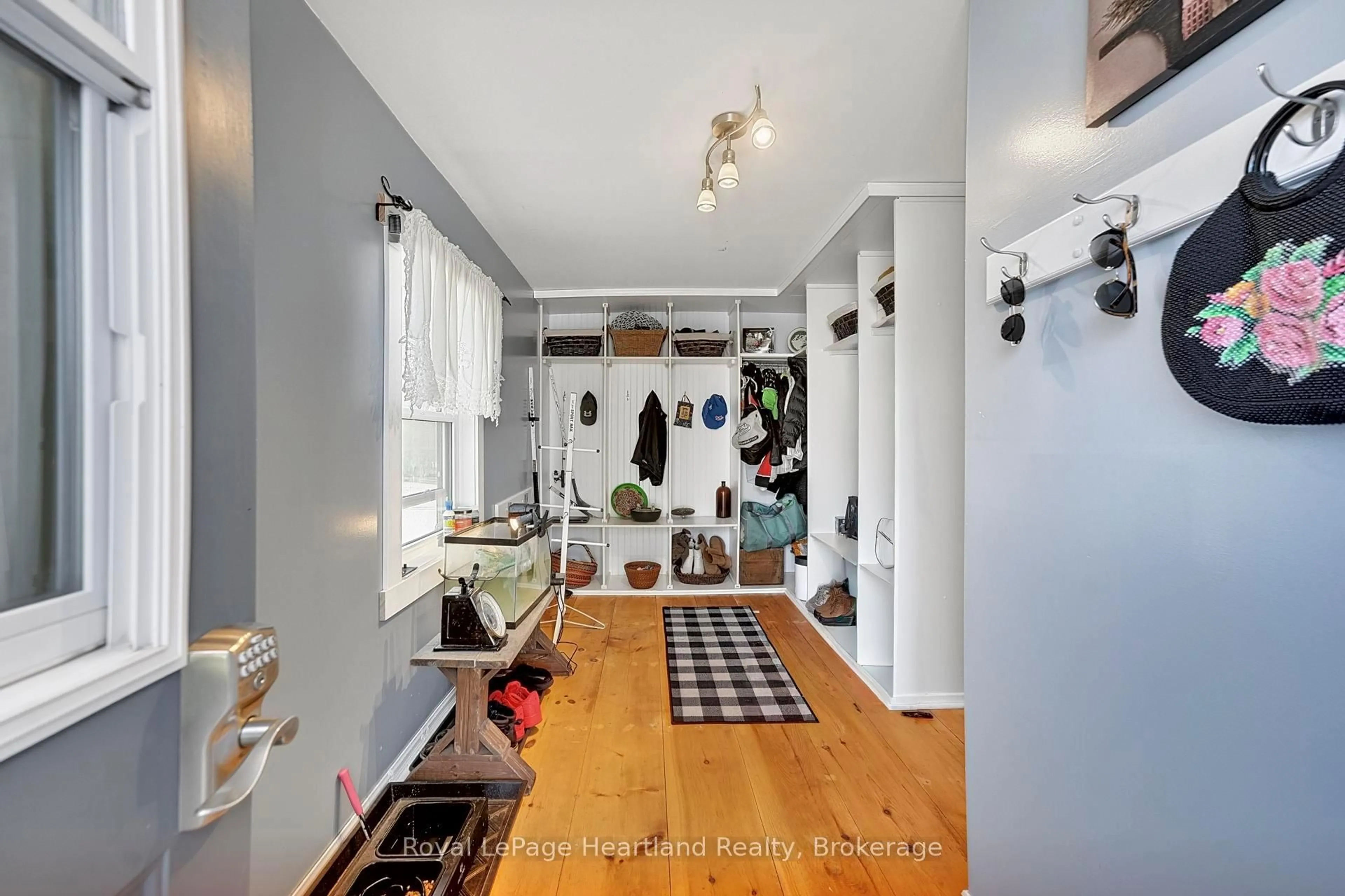 Indoor entryway for 221 Bayfield Rd, Goderich Ontario N7A 3G4
