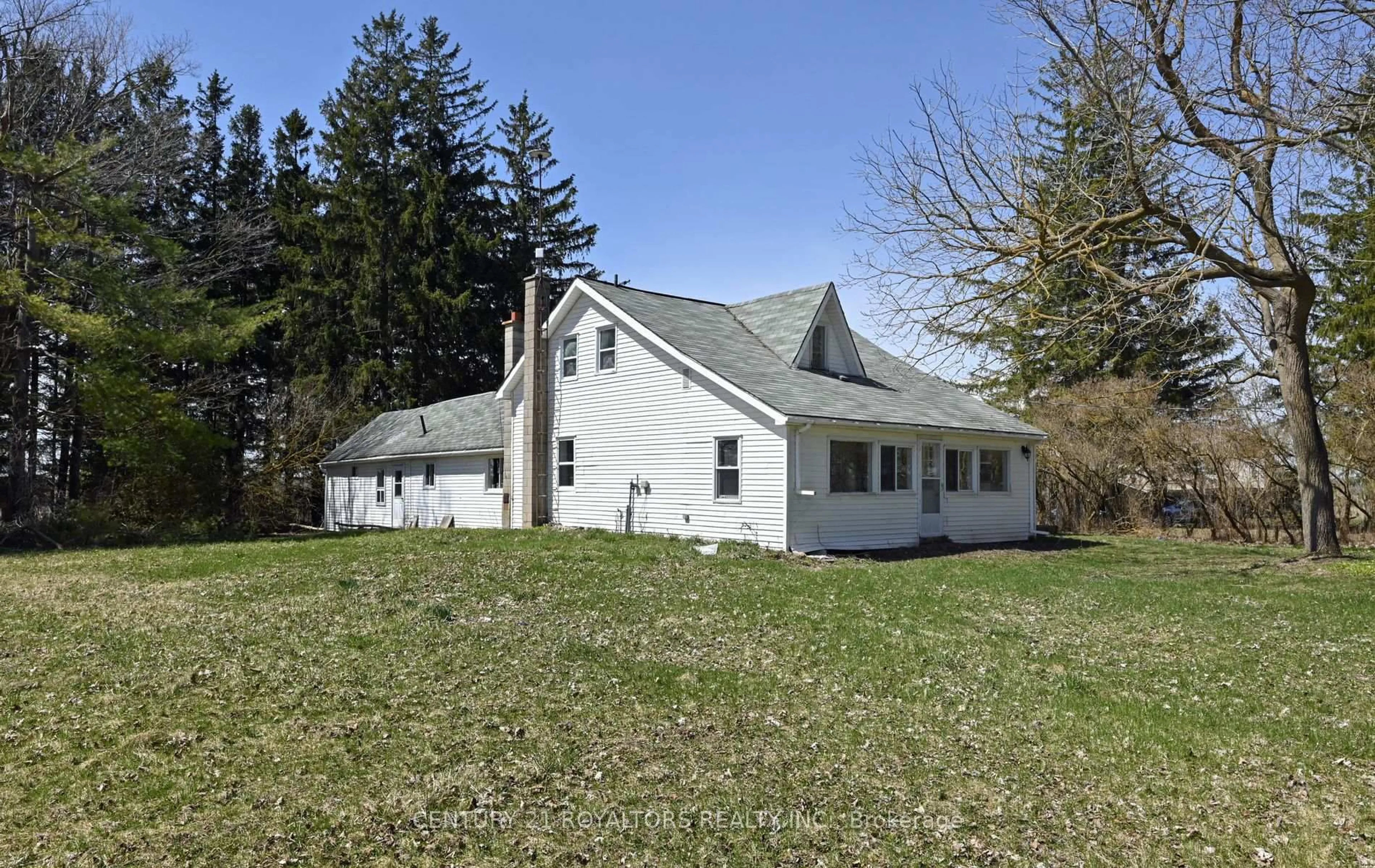 A pic from outside/outdoor area/front of a property/back of a property/a pic from drone, building for 215274 10th Line, Amaranth Ontario L9W 0G8