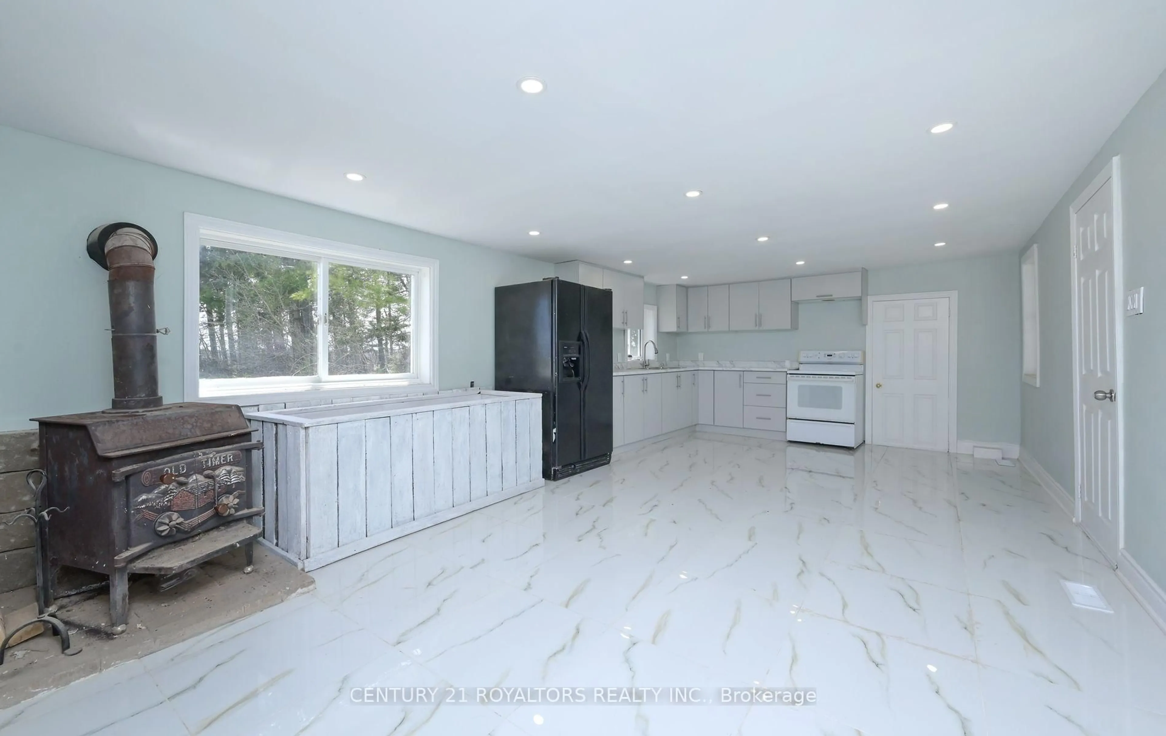 Open concept kitchen, ceramic/tile floor for 215274 10th Line, Amaranth Ontario L9W 0G8