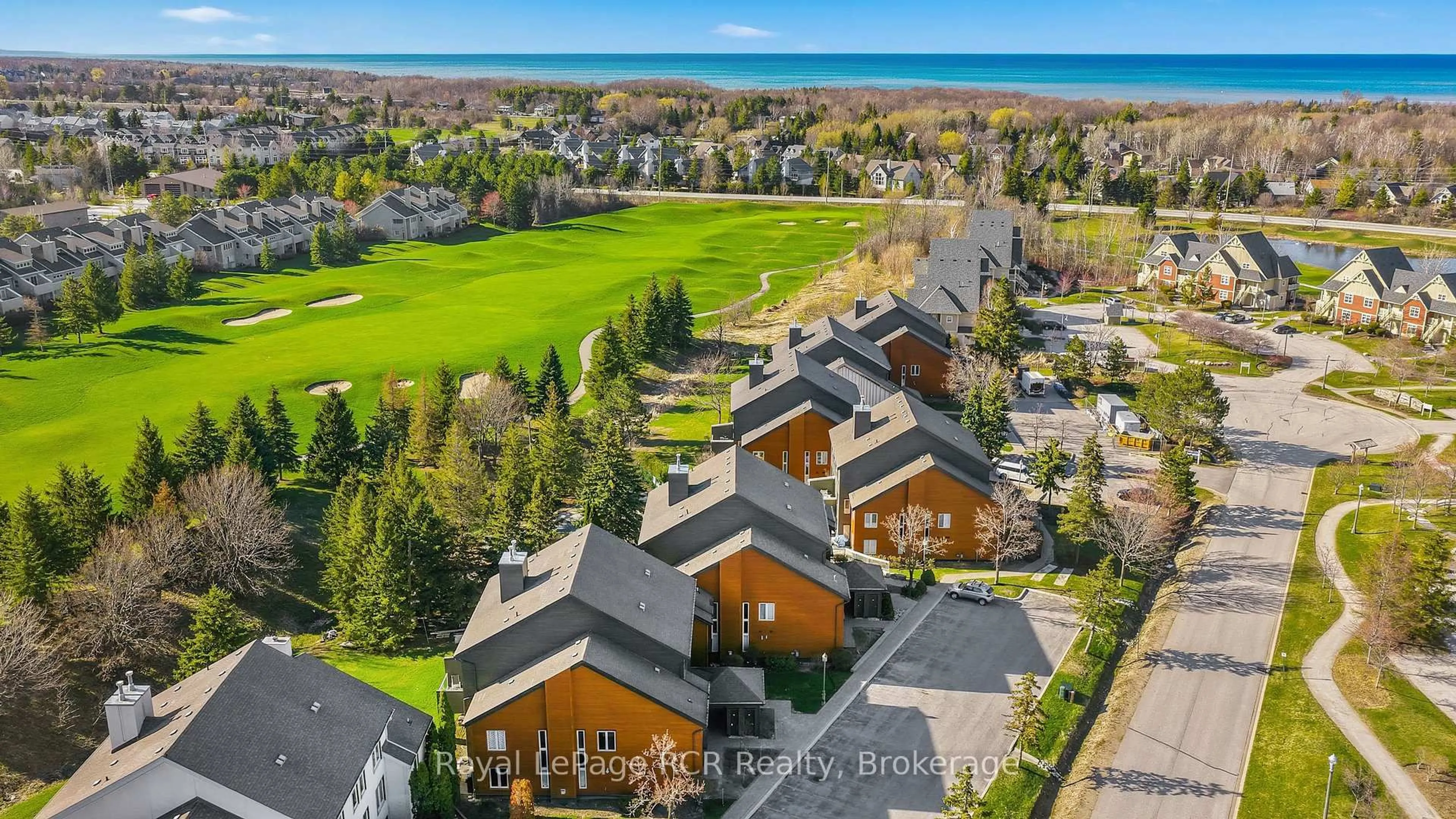 A pic from outside/outdoor area/front of a property/back of a property/a pic from drone, unknown for 110 FAIRWAY Crt #113, Blue Mountains Ontario L9Y 0P8