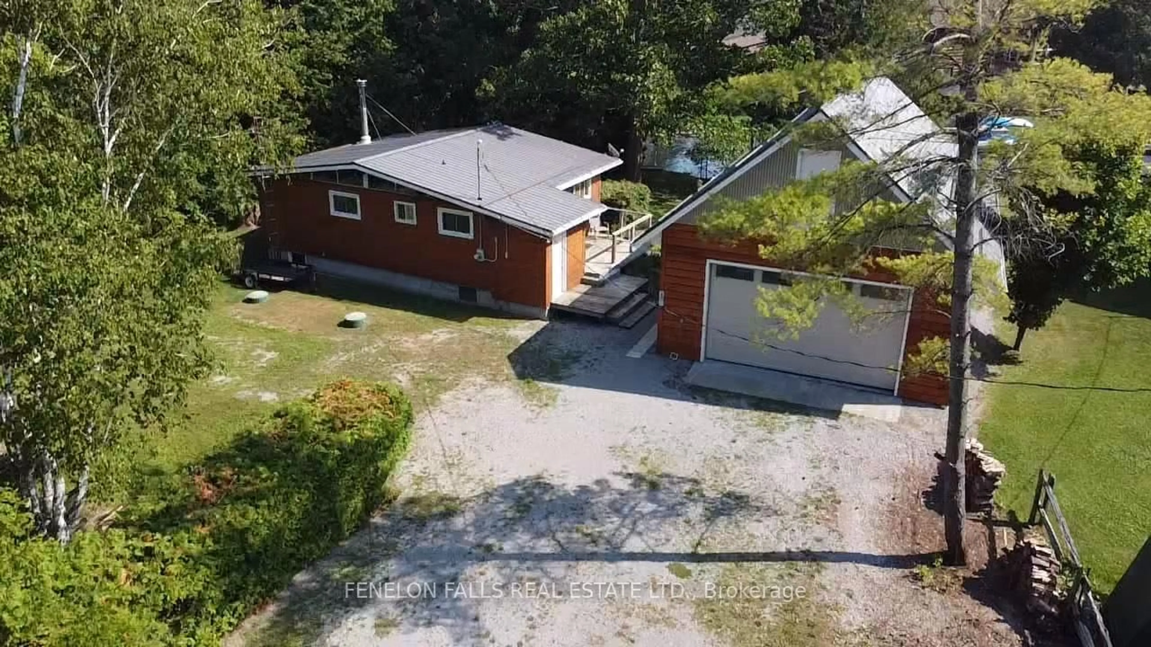 A pic from outside/outdoor area/front of a property/back of a property/a pic from drone, building for 9 Gold St, Kawartha Lakes Ontario K0M 1N0