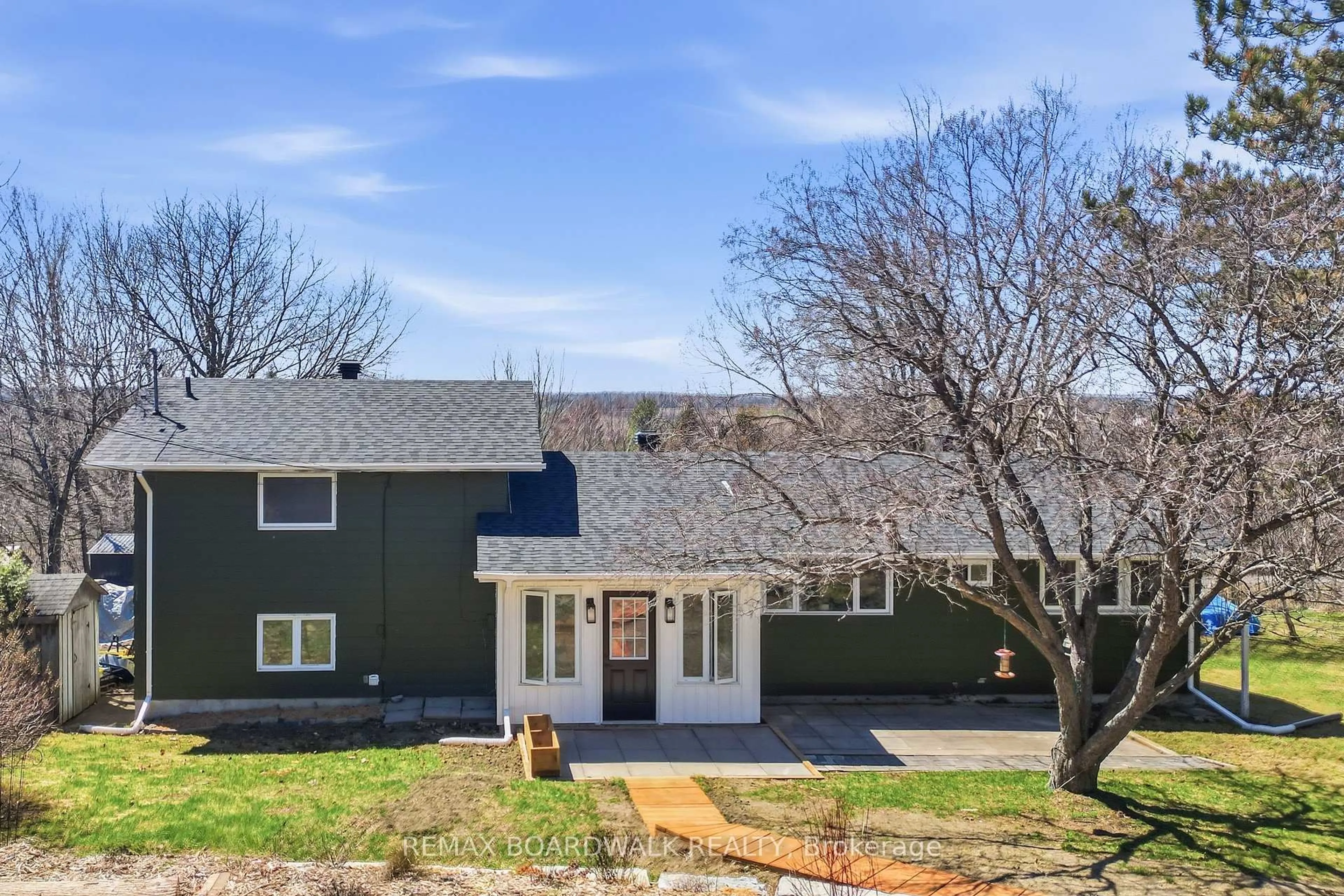 A pic from outside/outdoor area/front of a property/back of a property/a pic from drone, unknown for 256 Mitcheson St, Almonte Ontario K0A 1A0