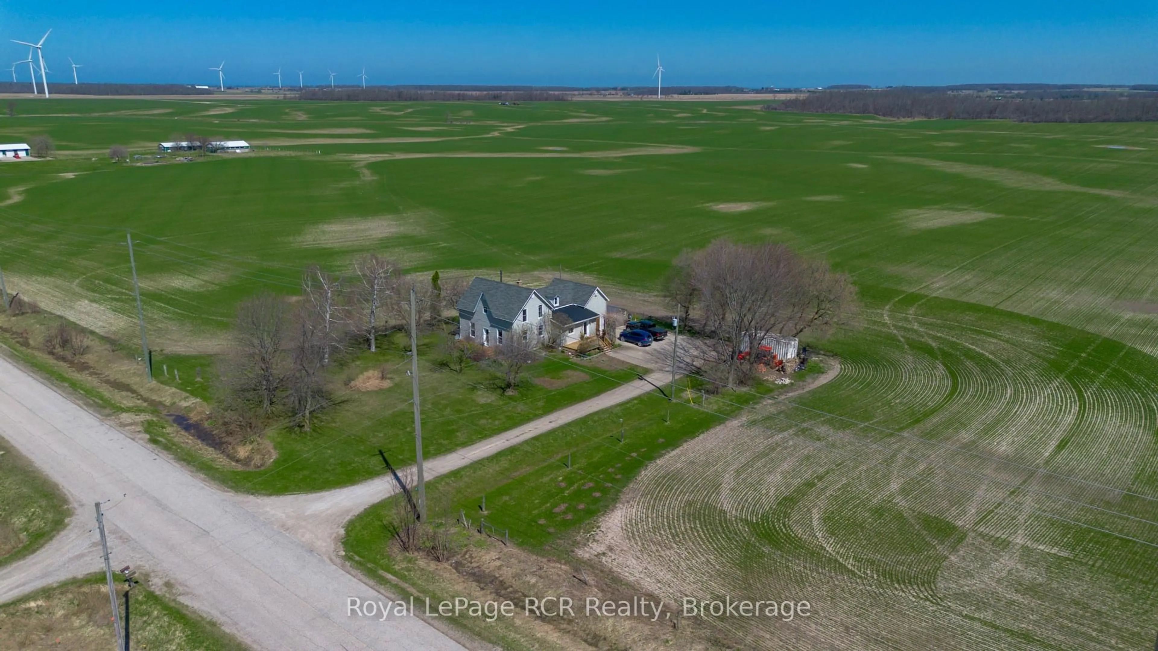 A pic from outside/outdoor area/front of a property/back of a property/a pic from drone, street for 1072 Concession 10 Concession, Kincardine Ontario N0G 2N0