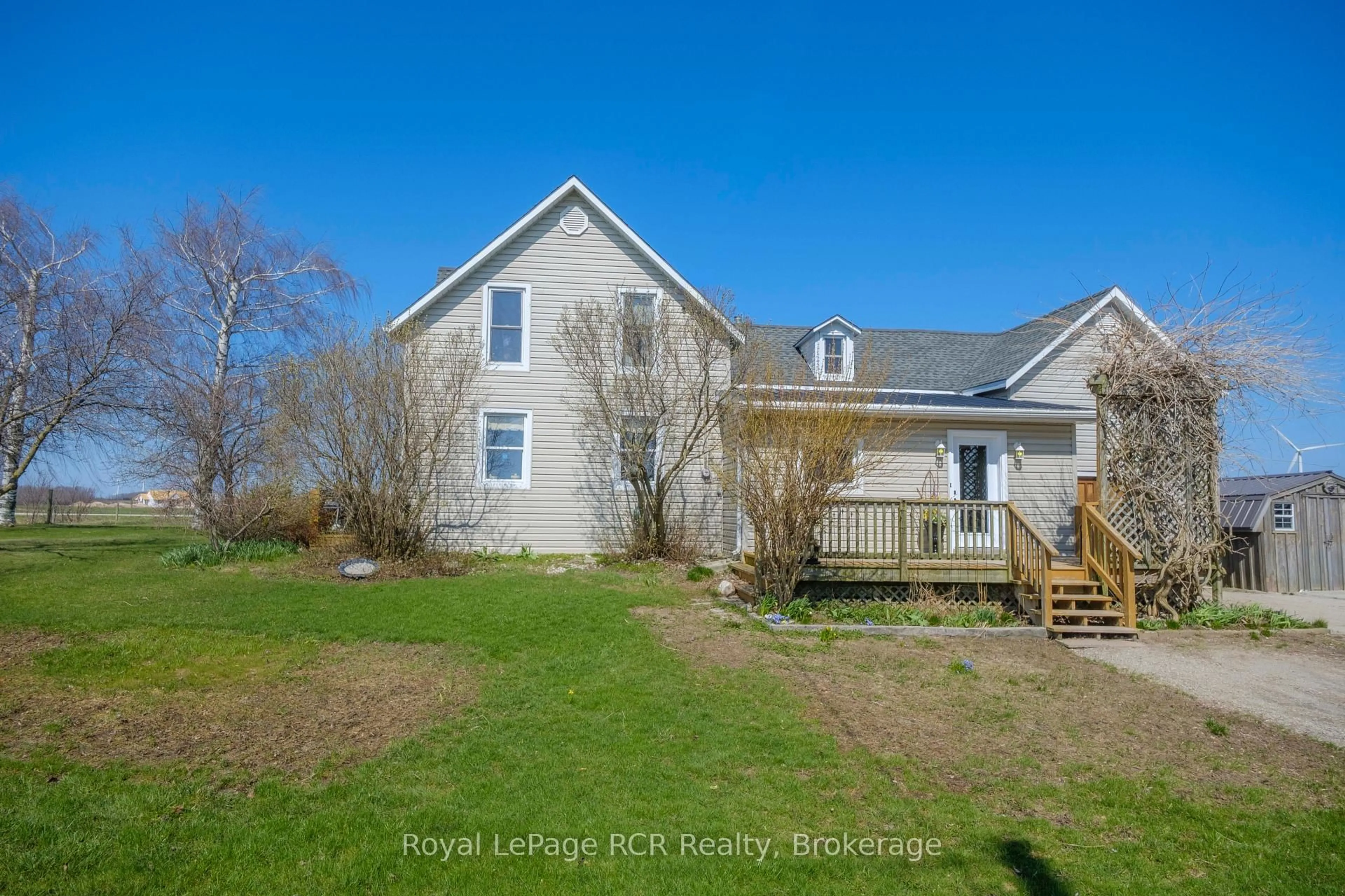 A pic from outside/outdoor area/front of a property/back of a property/a pic from drone, unknown for 1072 Concession 10 Concession, Kincardine Ontario N0G 2N0