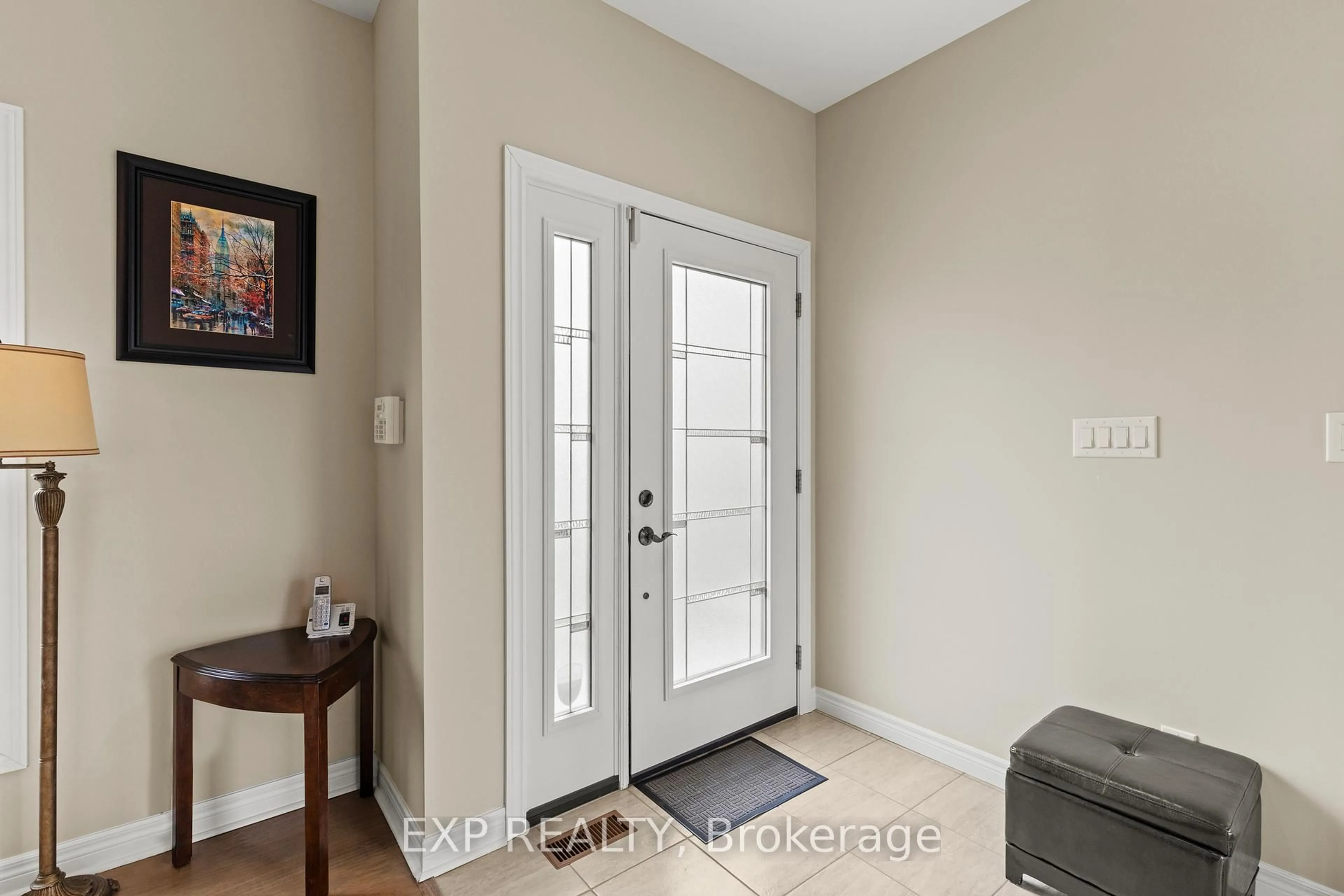 Indoor entryway for 226 Westwood Ave, Fort Erie Ontario L0S 1B0