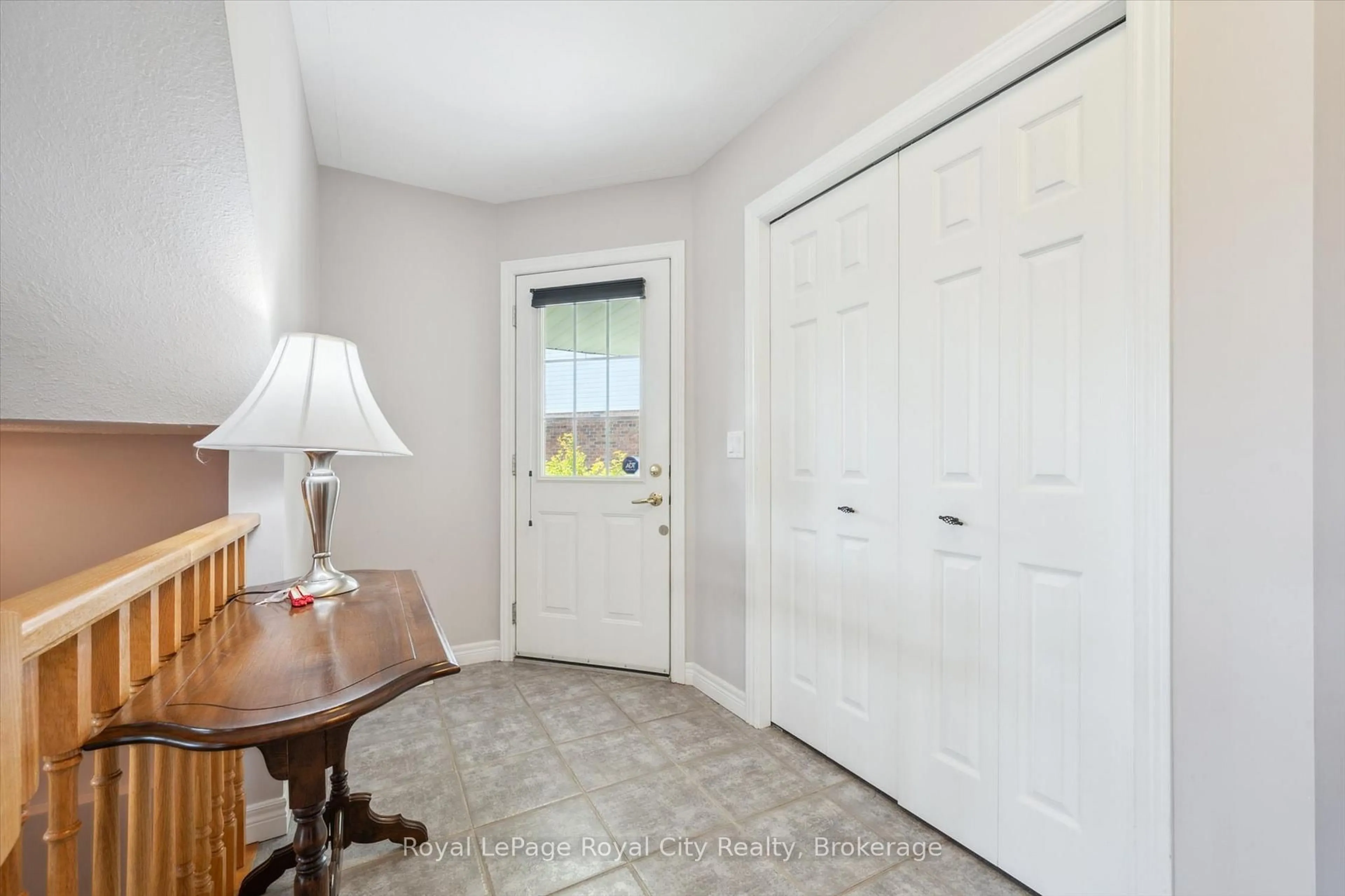 Indoor entryway for 105 Riverwalk Pl, Guelph/Eramosa Ontario N0B 2K0