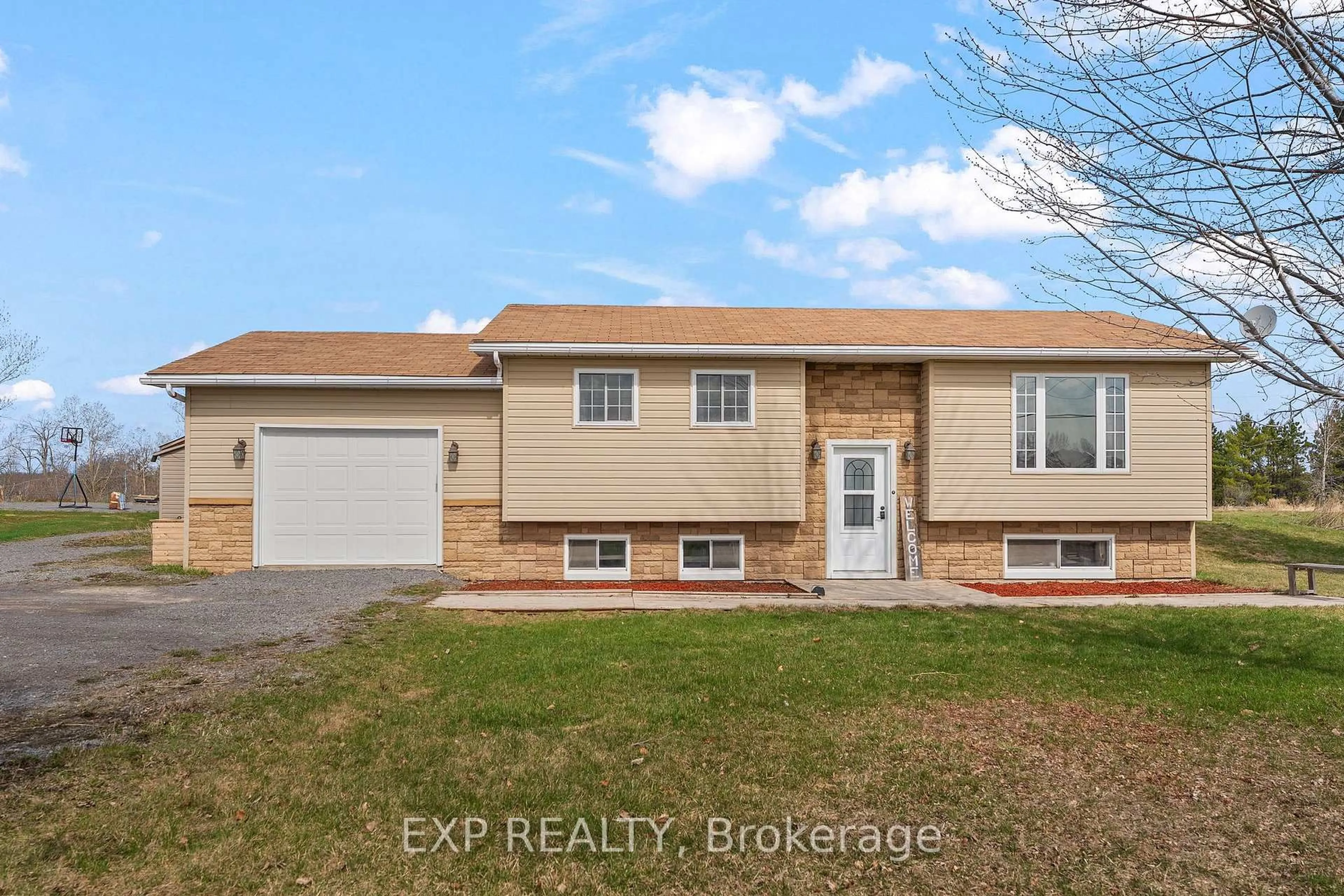 Home with vinyl exterior material, unknown for 1629 White Lake Rd, Arnprior Ontario K7S 3G9