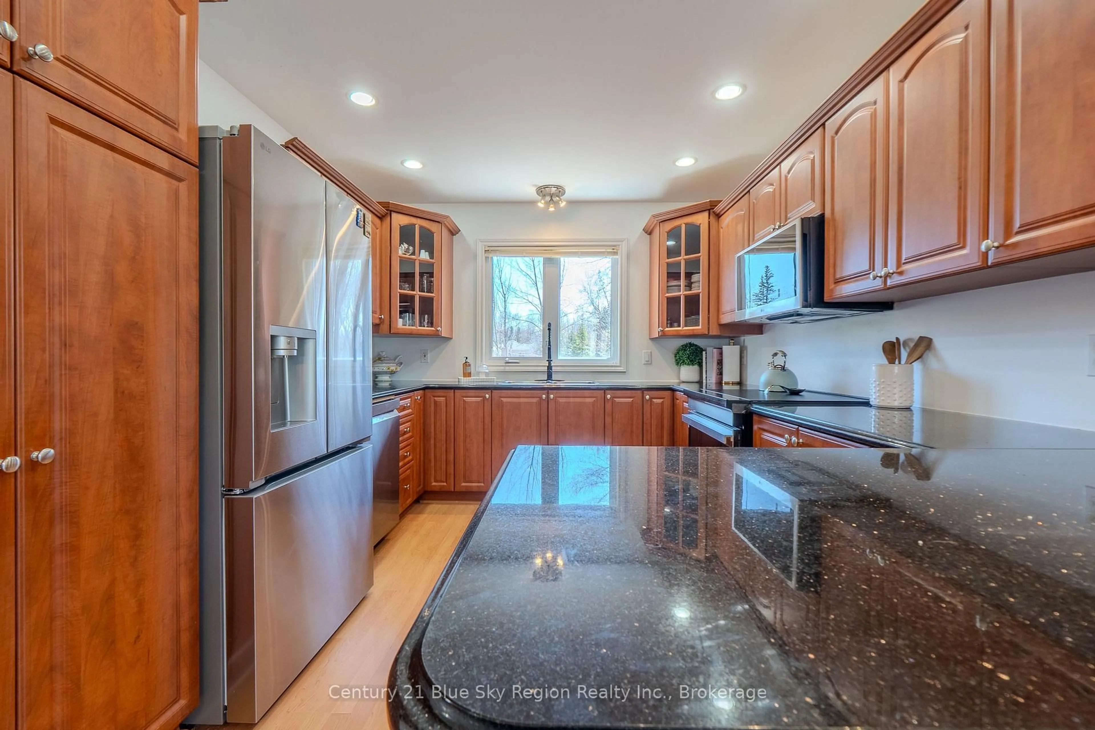 Open concept kitchen, ceramic/tile floor for 60 Mariah St, North Bay Ontario P1A 4M7