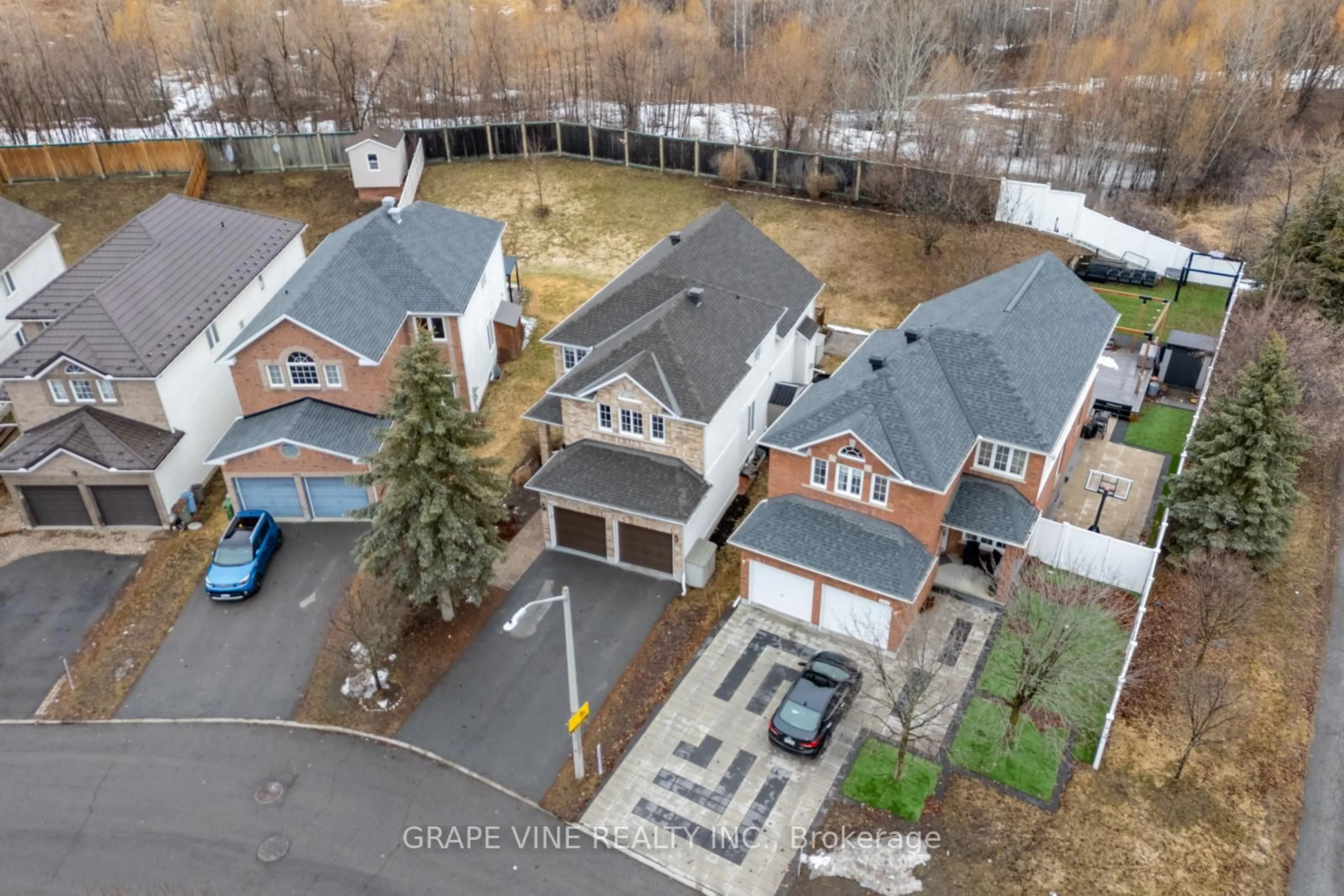 A pic from outside/outdoor area/front of a property/back of a property/a pic from drone, water/lake/river/ocean view for 103 ROWALLEN Pl, Ottawa Ontario K1T 4E3