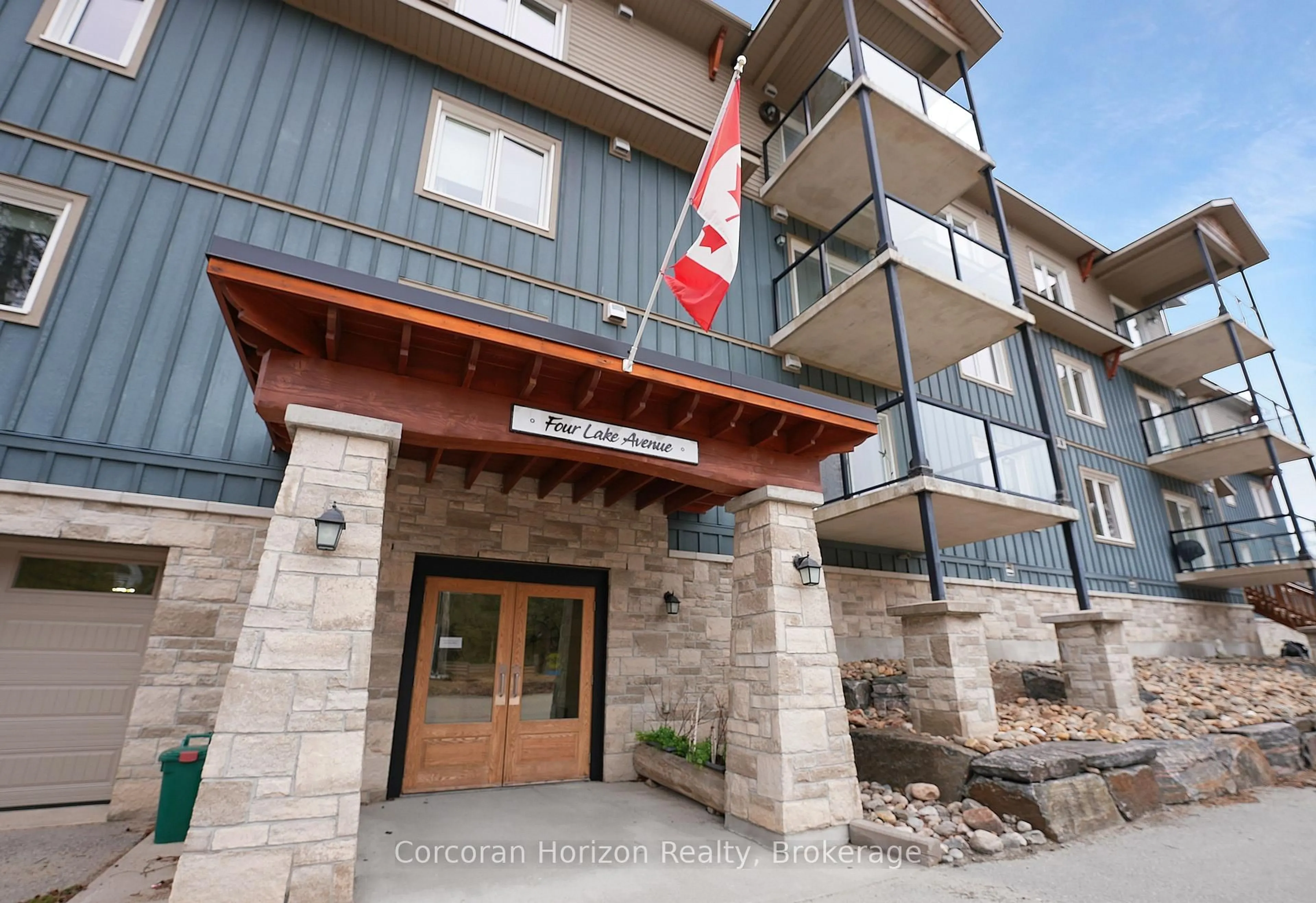 Indoor foyer for 4 Lake Ave #103, Dysart et al Ontario K0M 1S0