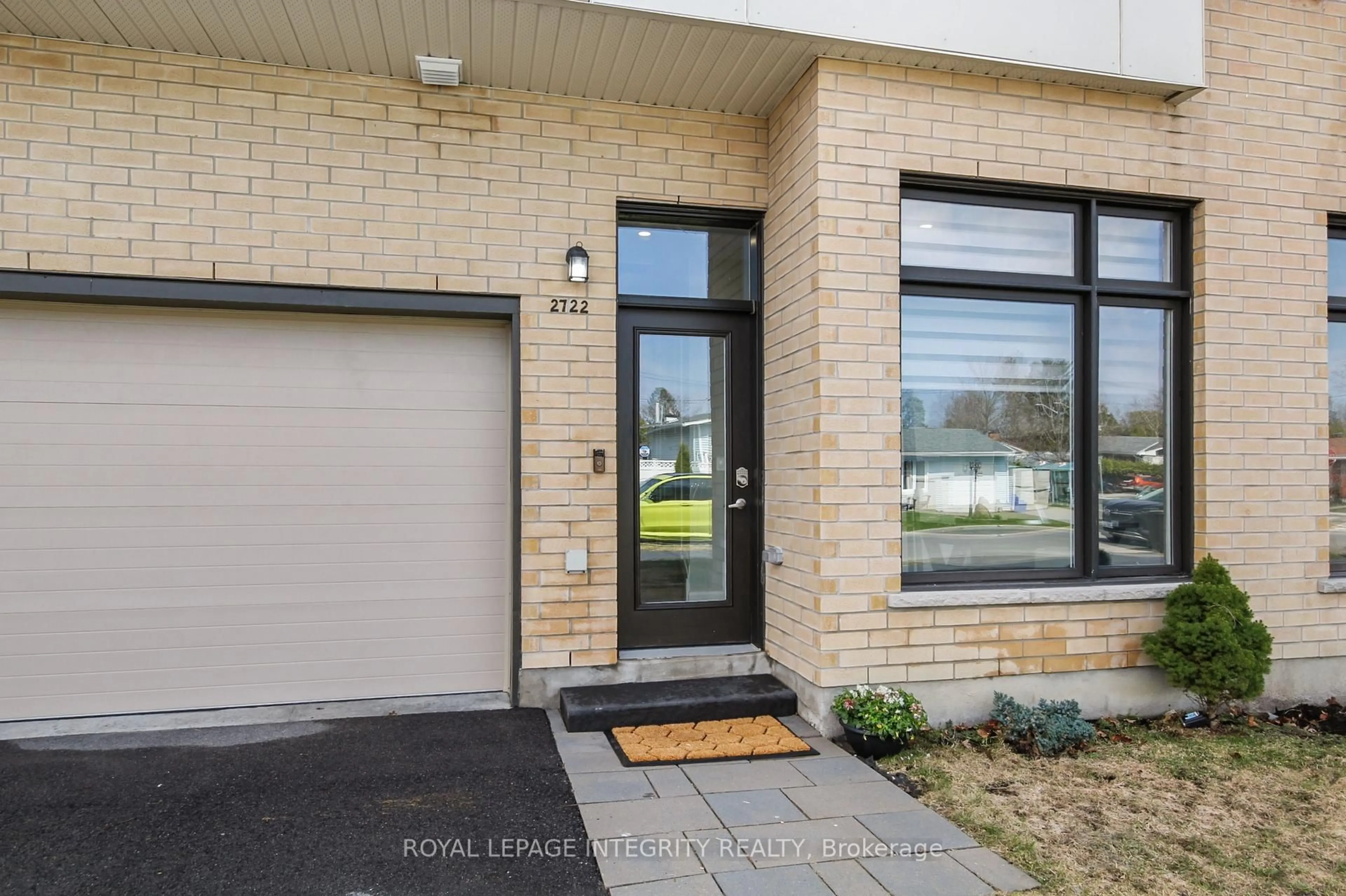 Home with brick exterior material, street for 2722 Draper Ave, Ottawa Ontario K2H 0C4