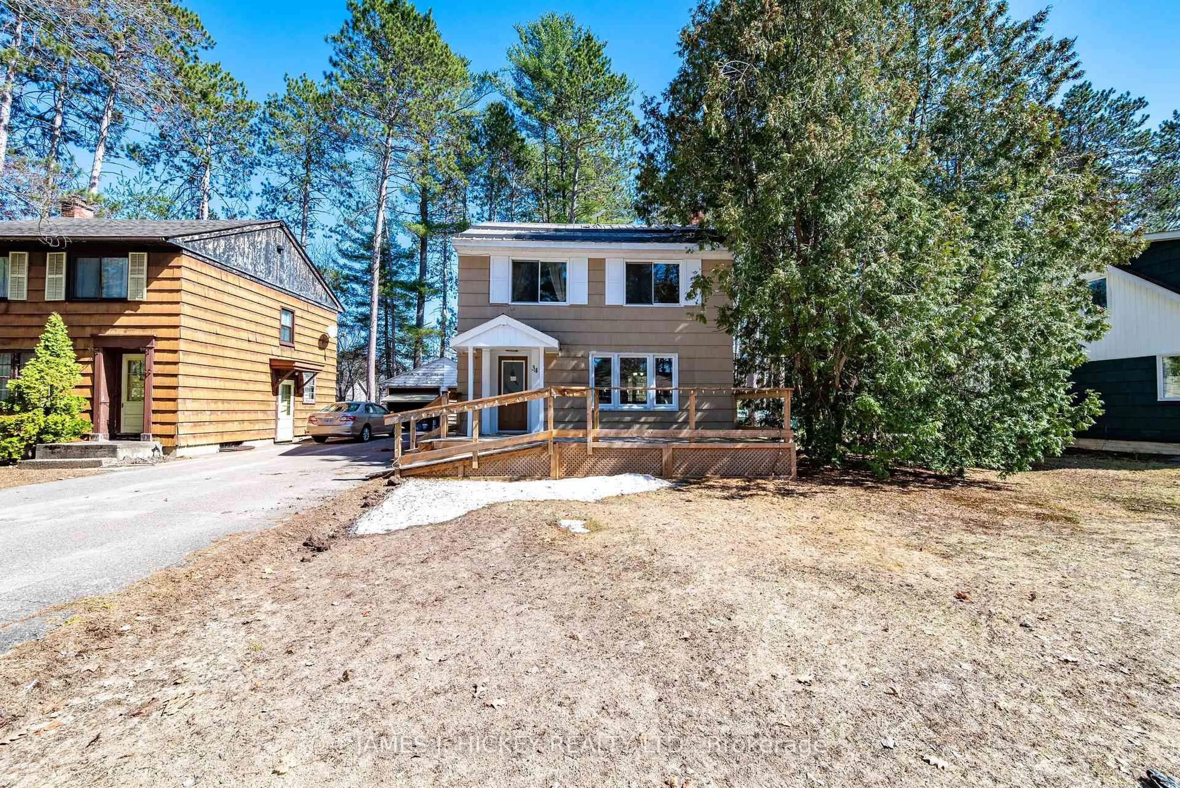 Unknown for 34 Faraday Cres, Deep River Ontario K0J 1P0