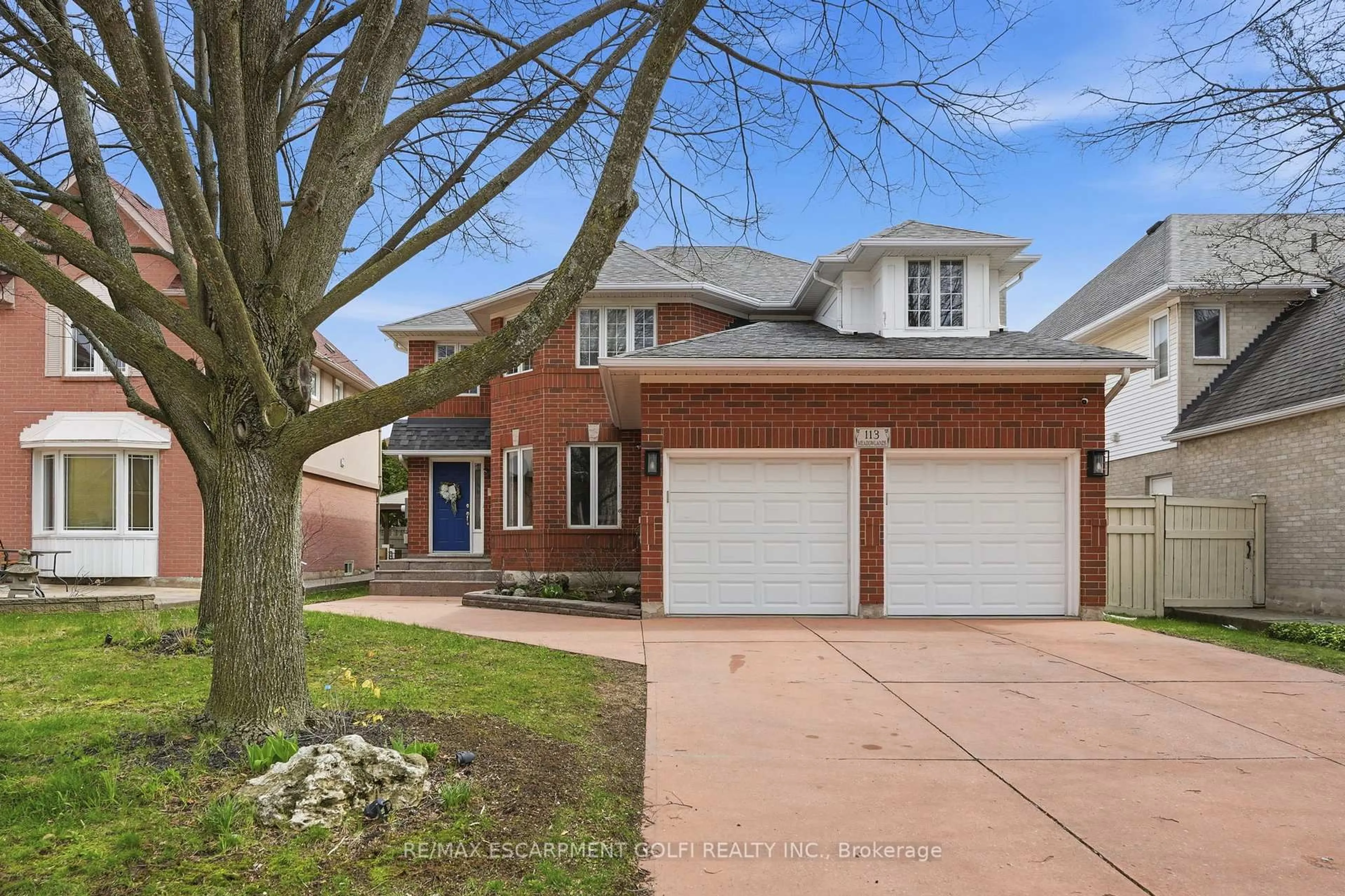 Home with brick exterior material, street for 113 Meadowlands Blvd, Hamilton Ontario L9K 1H8
