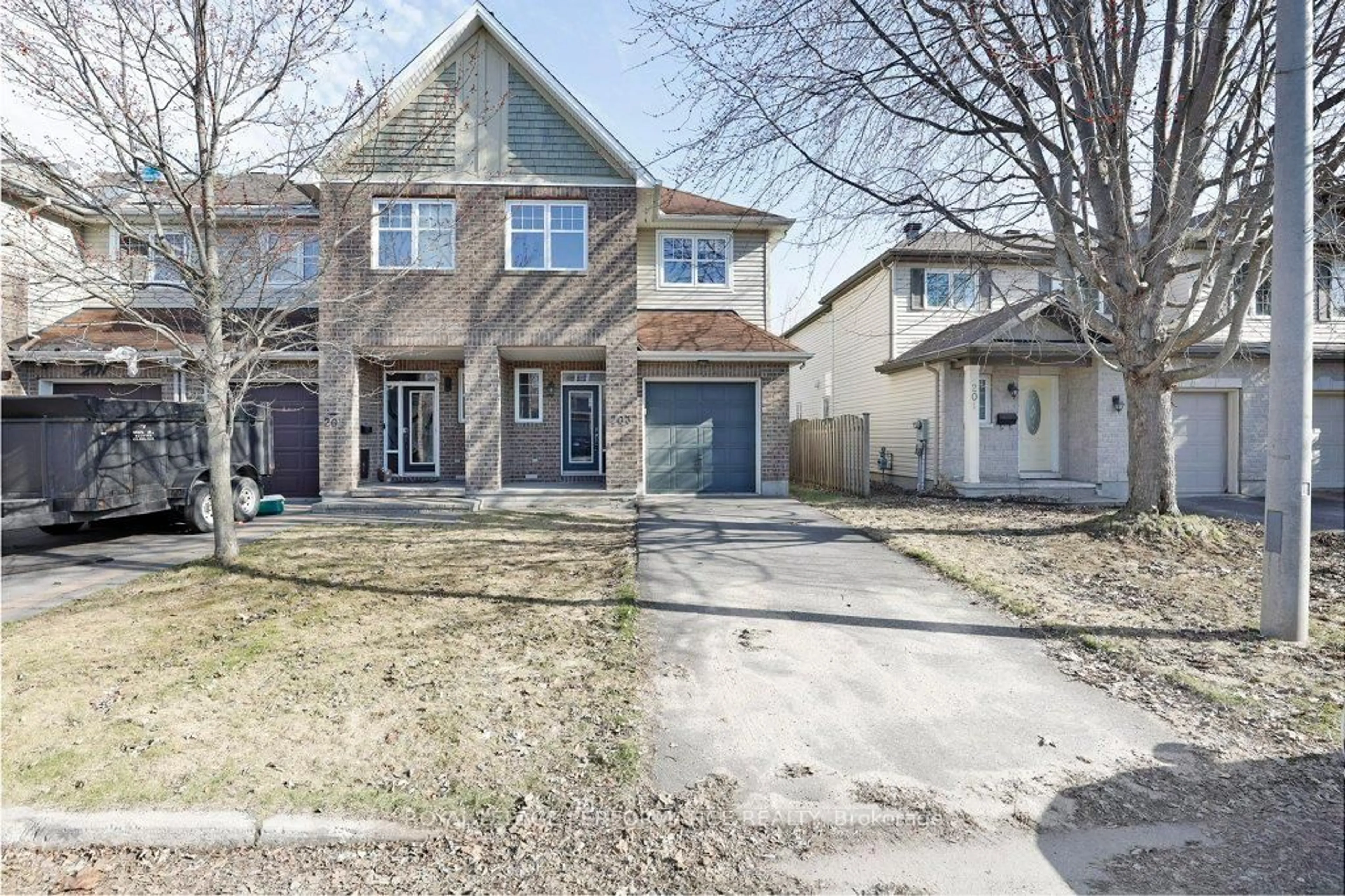 A pic from outside/outdoor area/front of a property/back of a property/a pic from drone, street for 203 Bradwell Way, Ottawa Ontario K1T 4J4